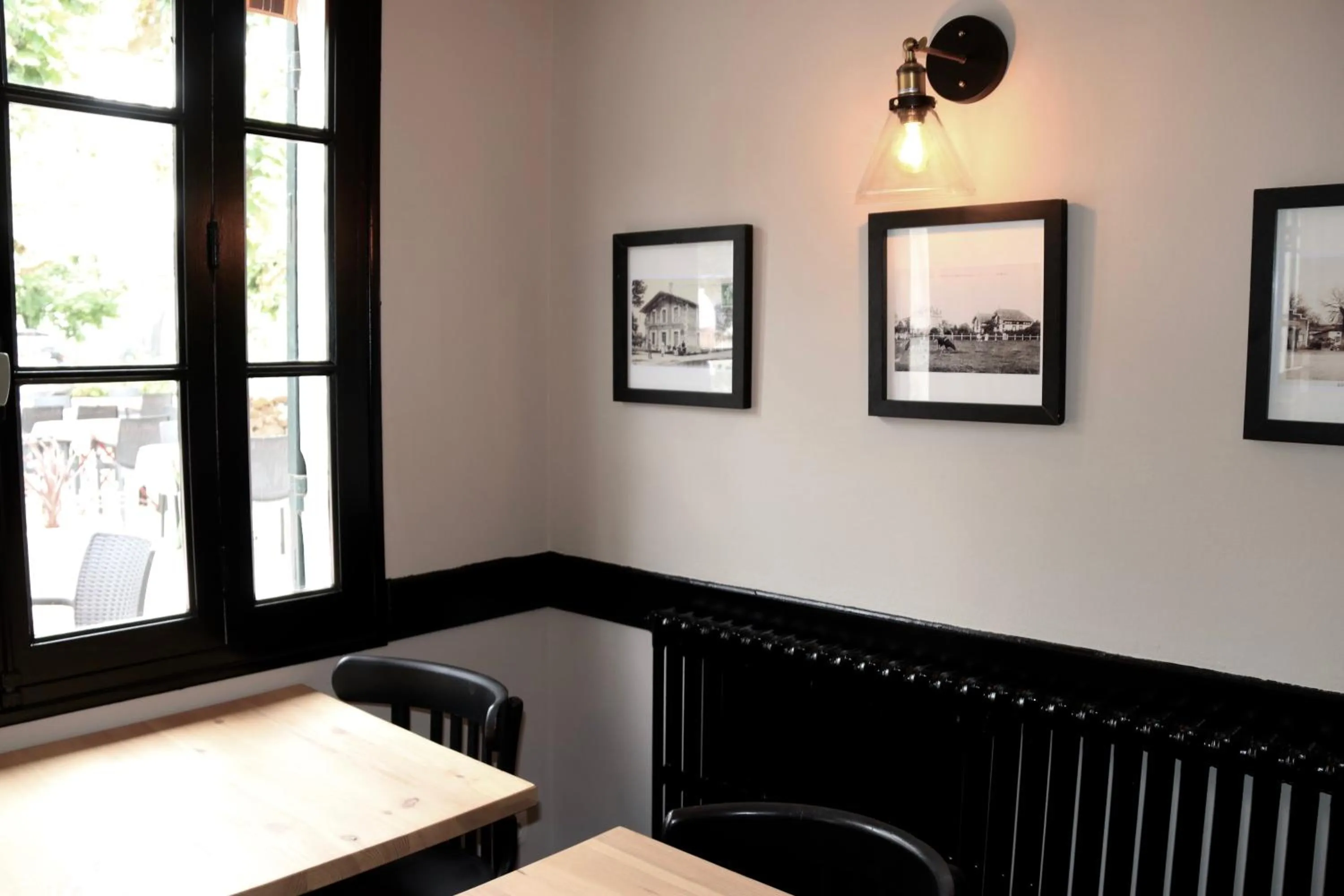 Restaurant/places to eat in L'Auberge de Lugos