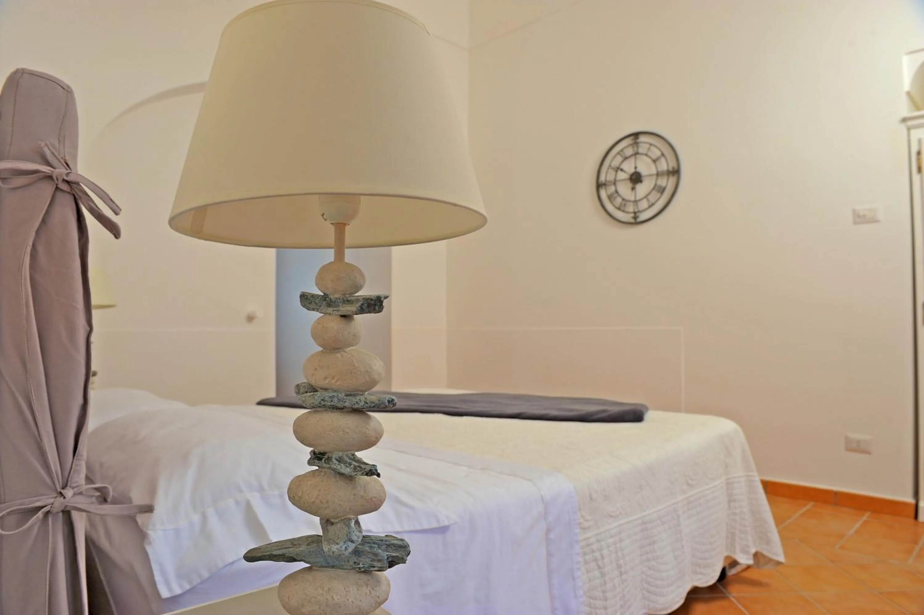 Decorative detail, Bed in Maison Liparlati