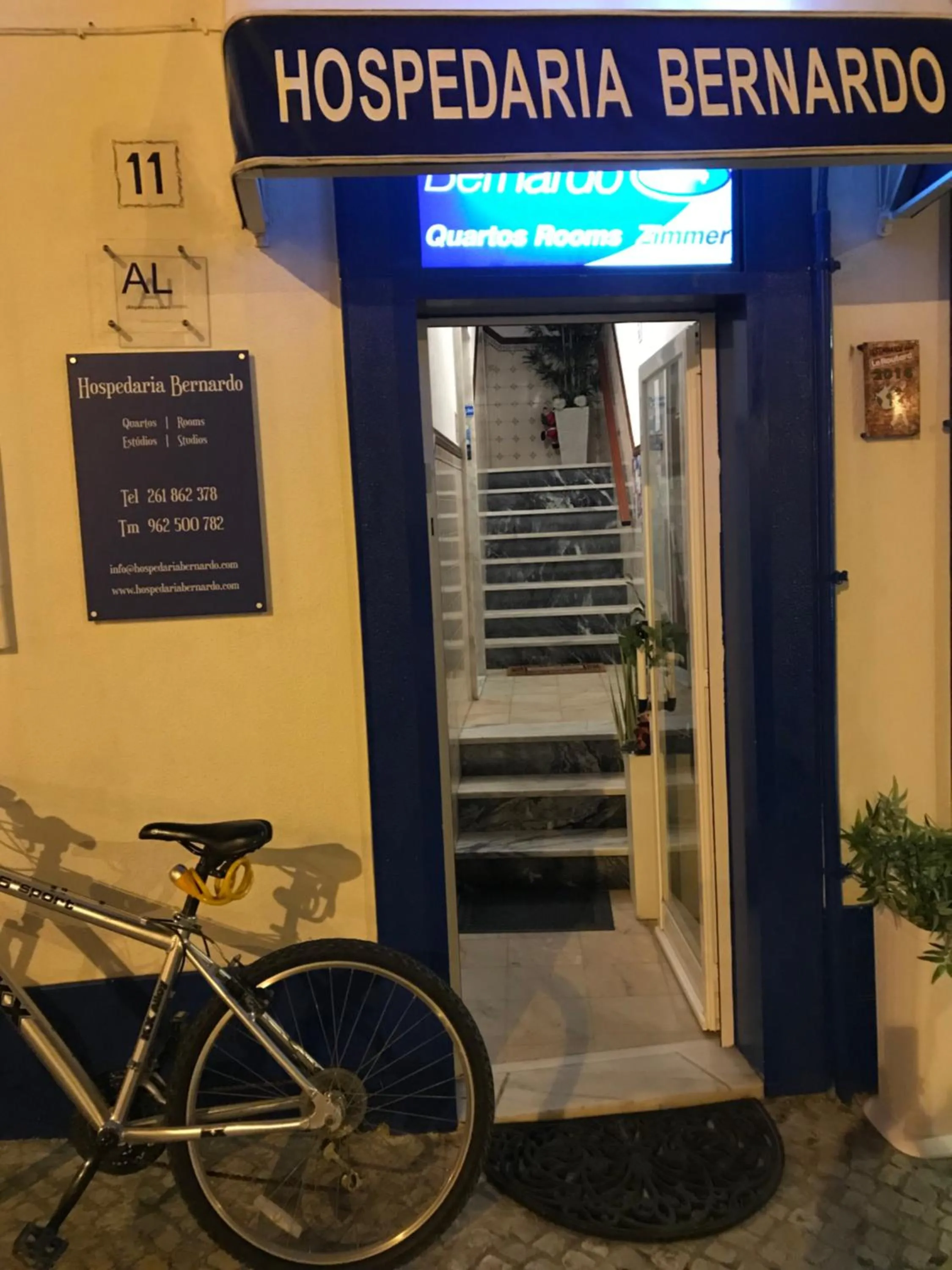 Facade/entrance in Hospedaria Bernardo