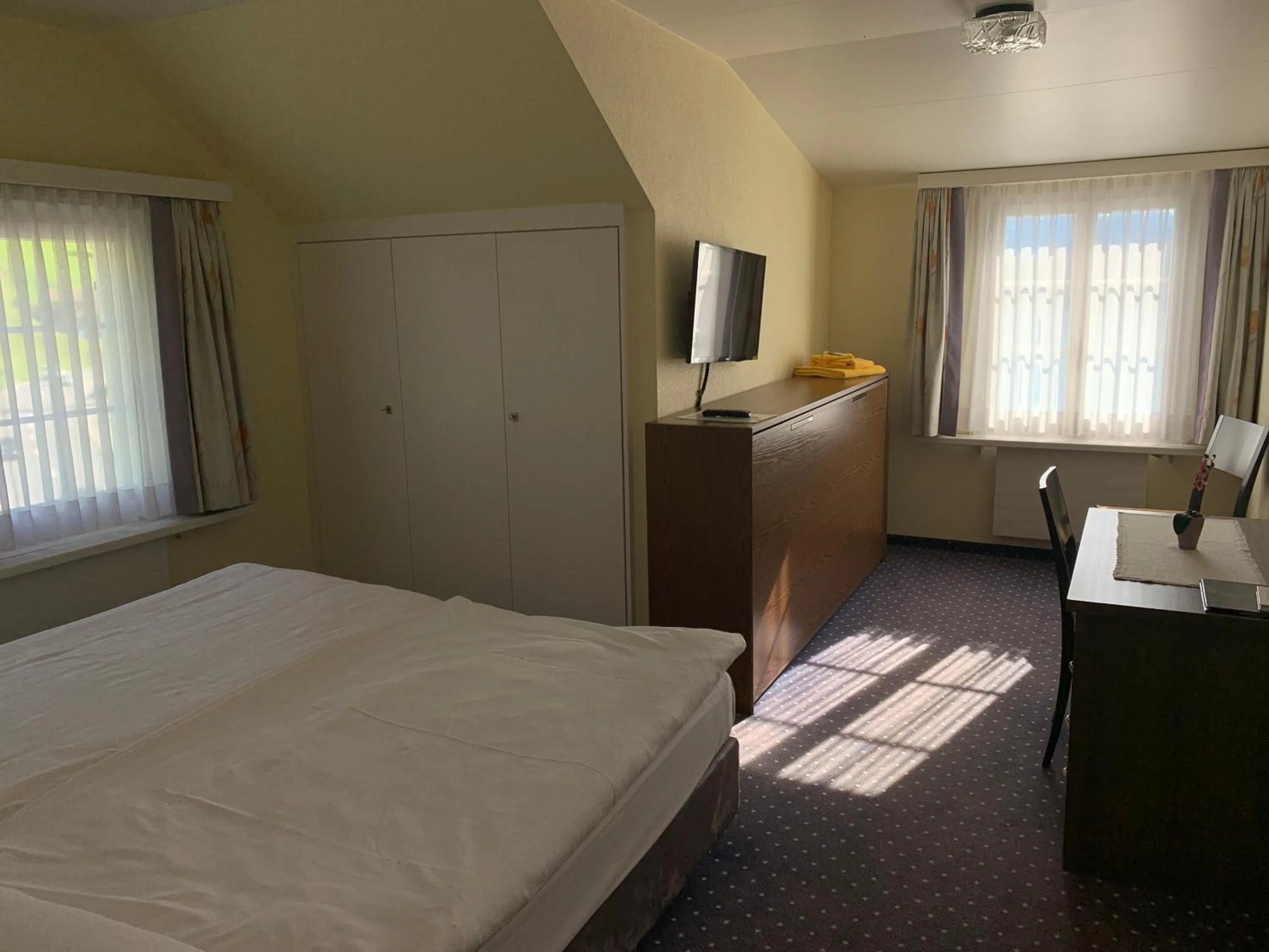 Photo of the whole room, Bed in Hotel - Restaurant Eierhals am Ägerisee