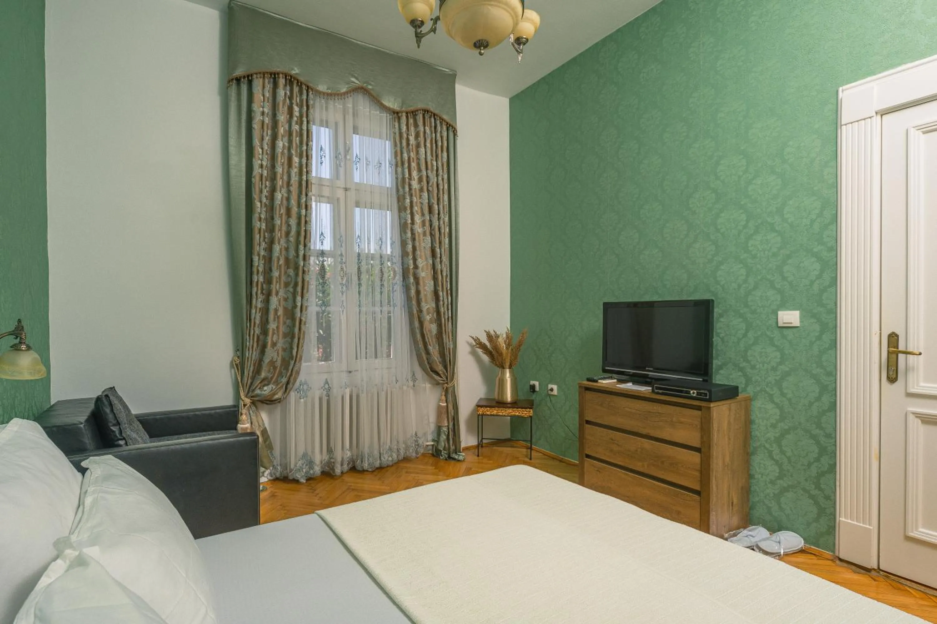 Bed in Le Petit Chateau