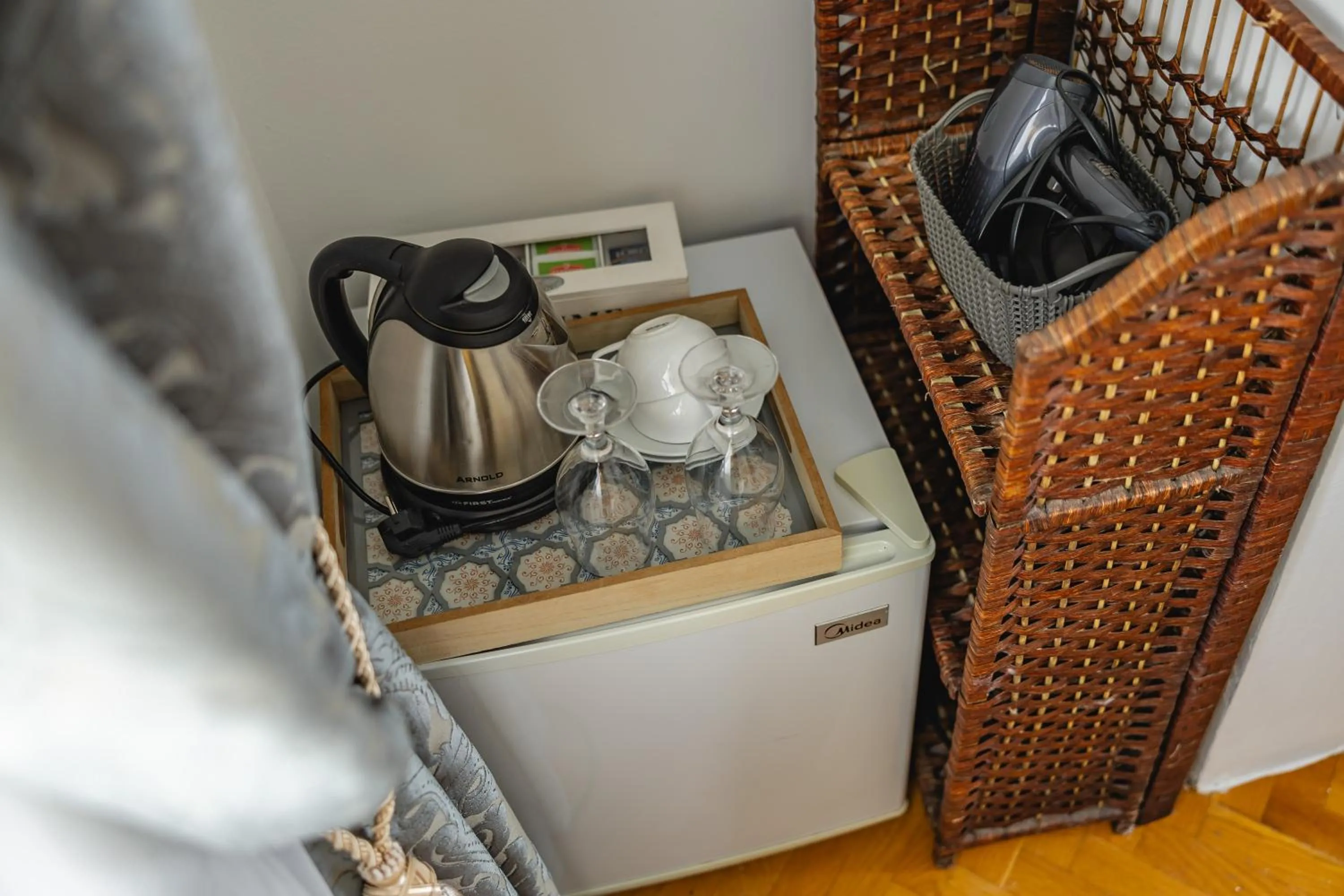 Coffee/tea facilities in Le Petit Chateau