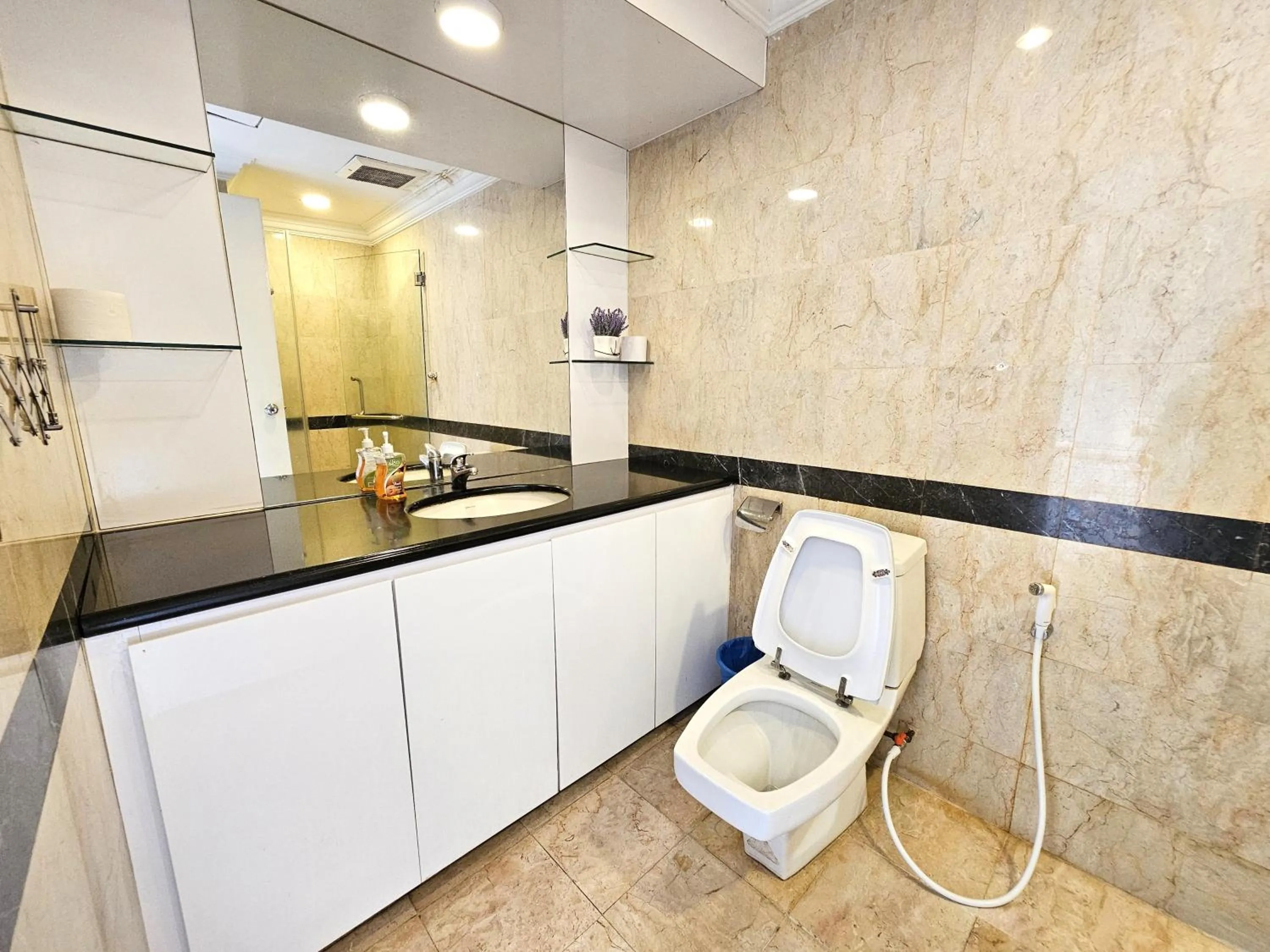 Bukit Bintang Apartment by Sarah's Lodge @ Fahrenheit88