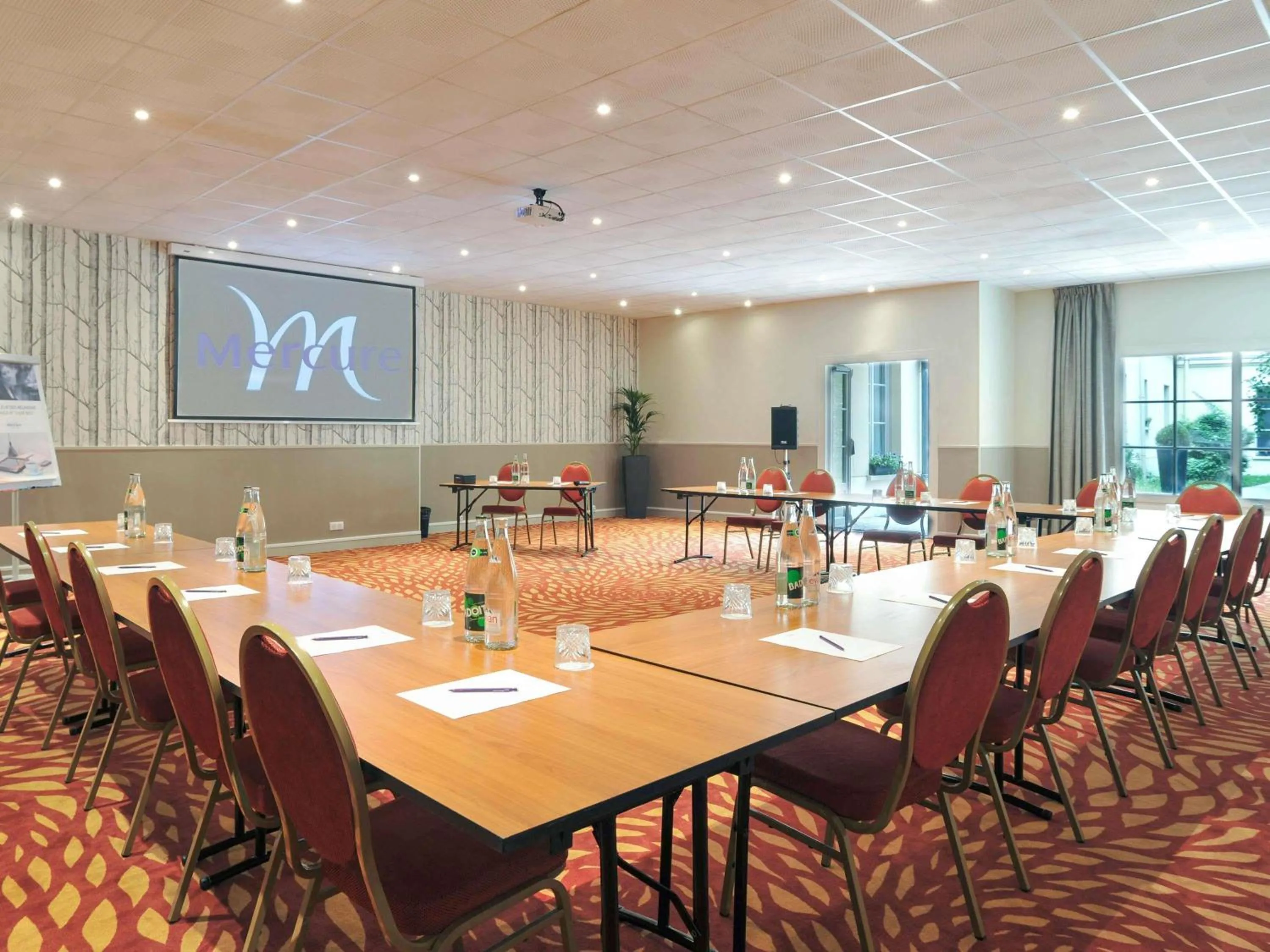 Meeting/conference room in Mercure Rambouillet Relays Du Château