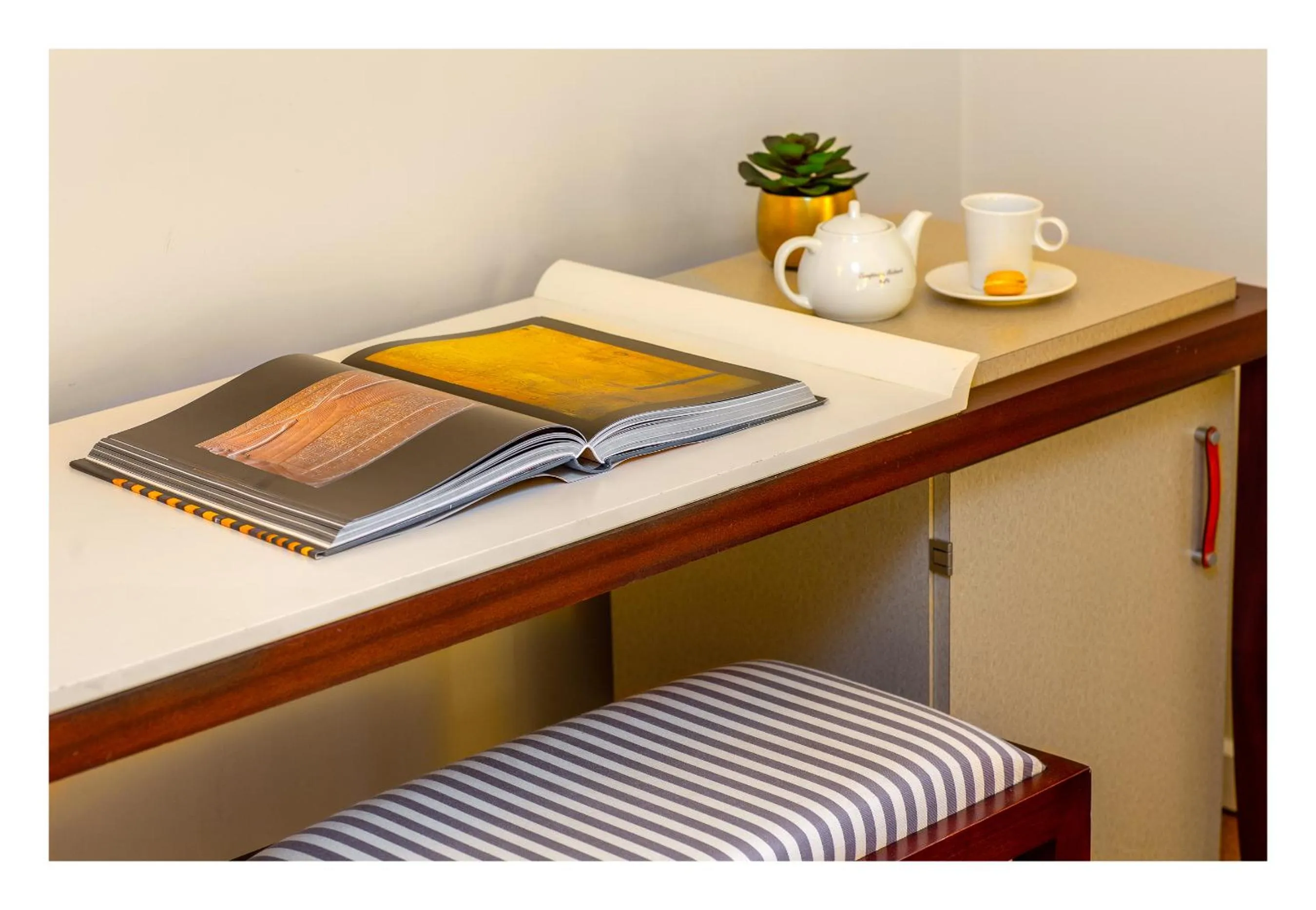 Coffee/tea facilities in Mercure Rambouillet Relays Du Château