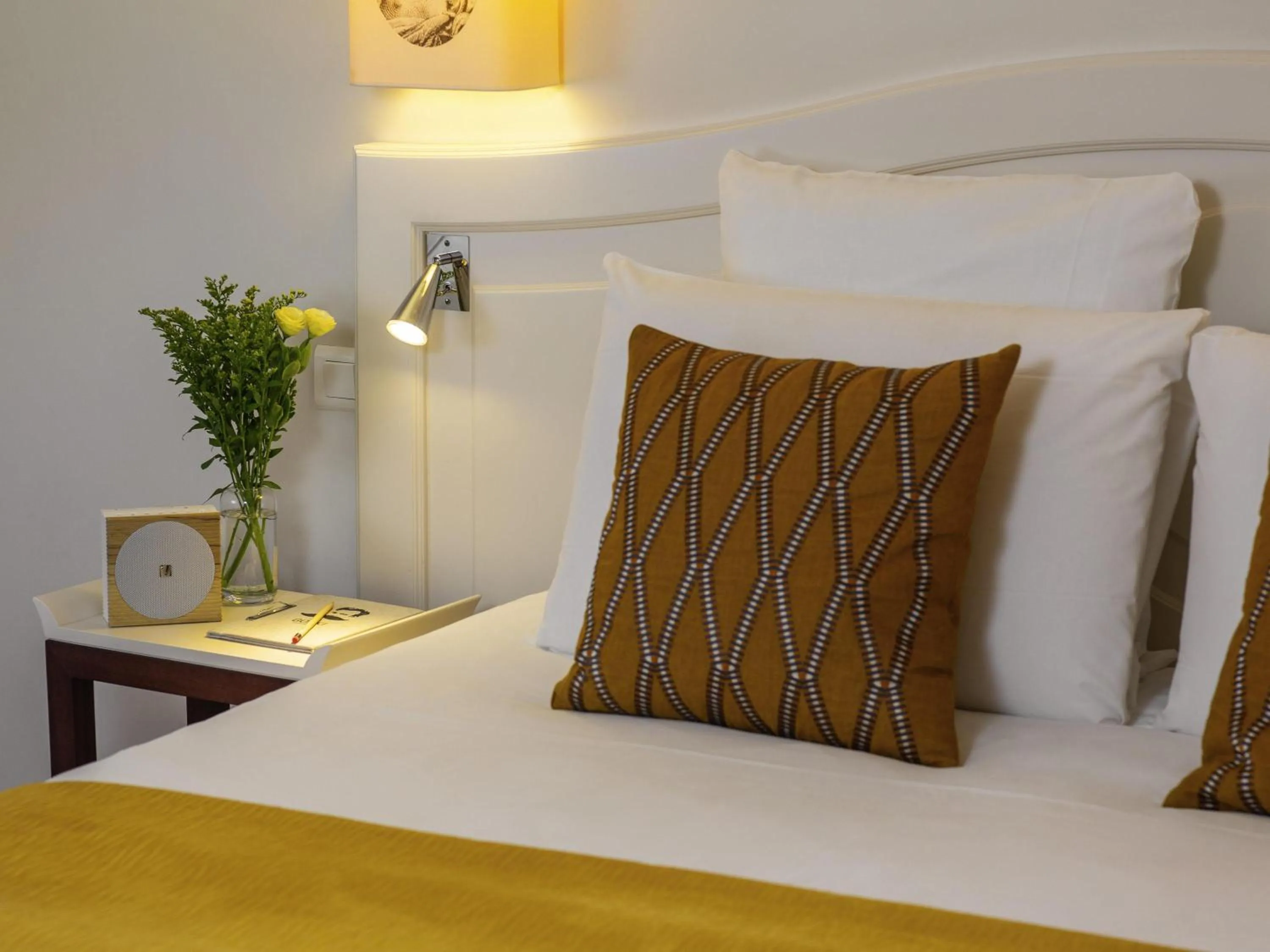 Bedroom, Bed in Mercure Rambouillet Relays Du Château