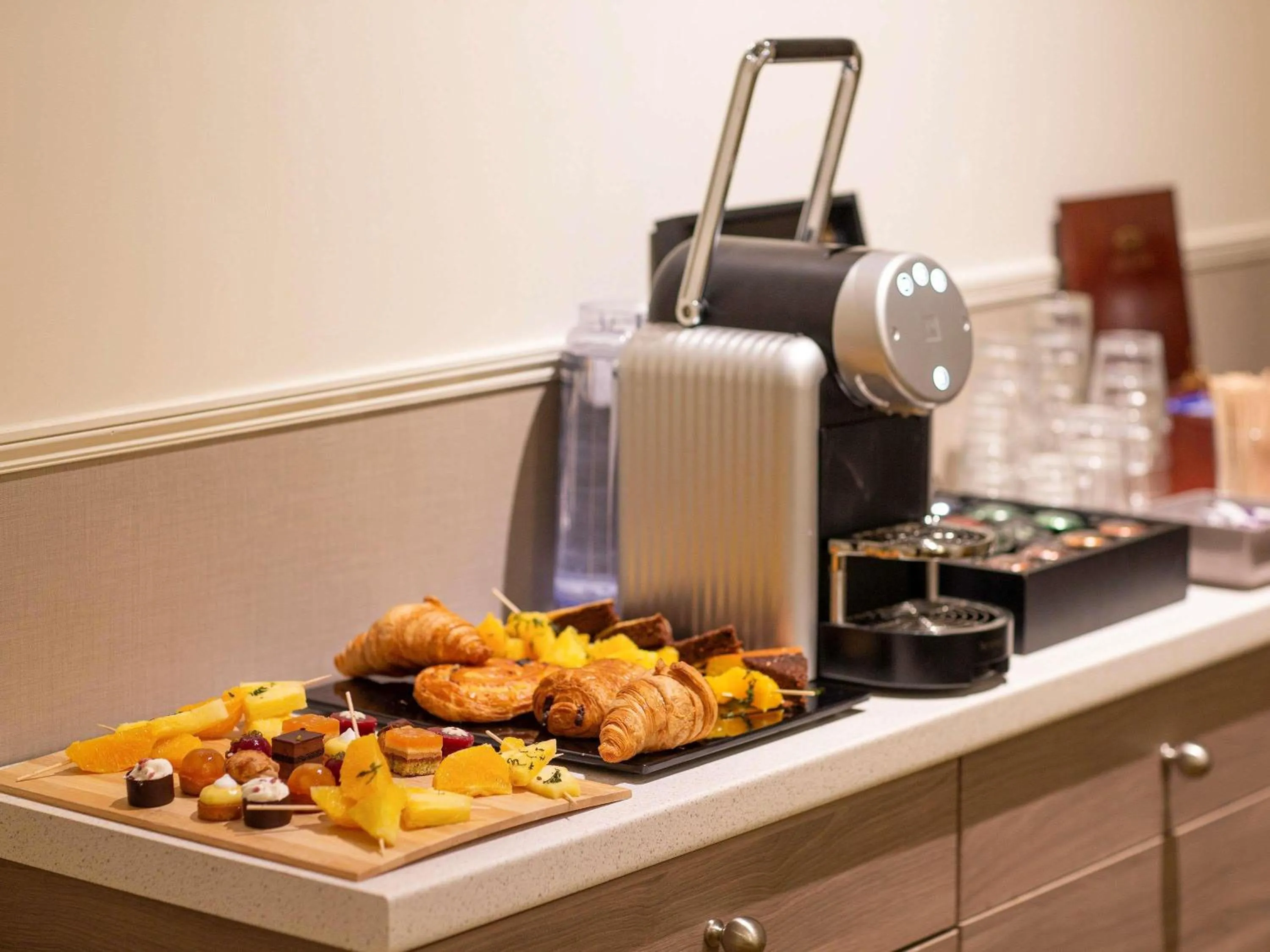 Meeting/conference room in Mercure Rambouillet Relays Du Château