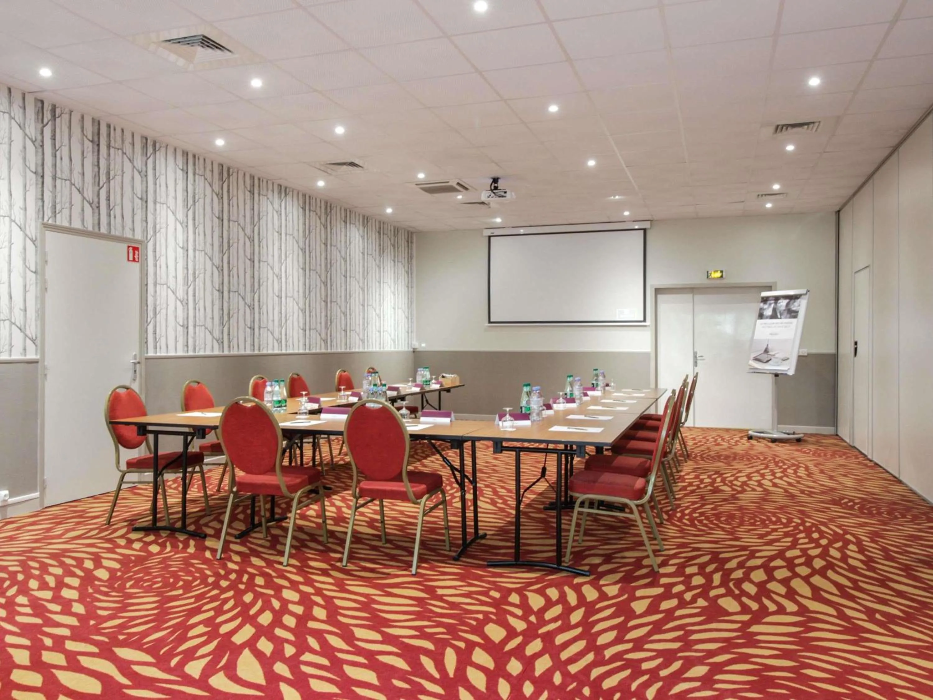 Meeting/conference room in Mercure Rambouillet Relays Du Château