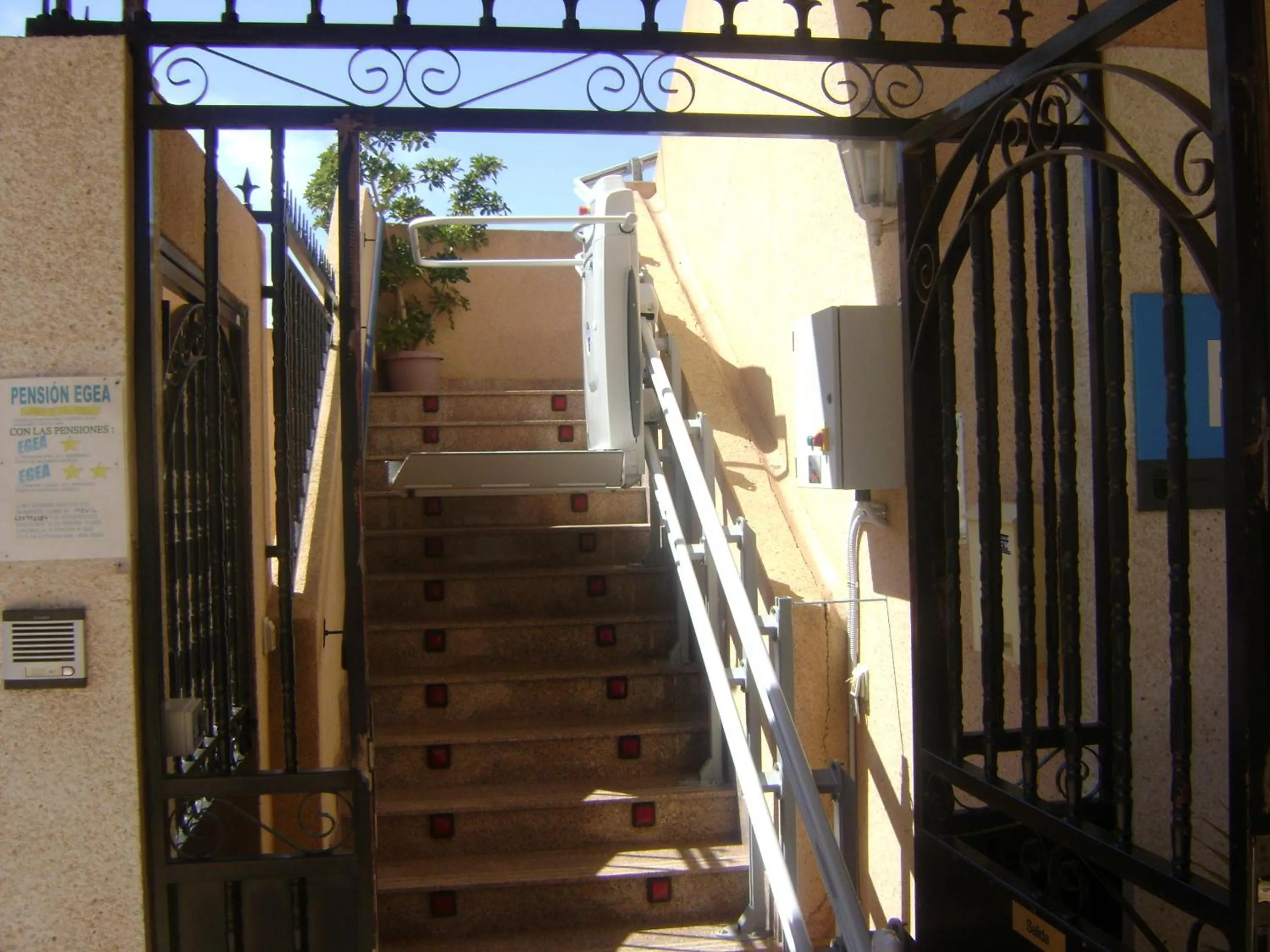 Facade/entrance in Pensión Egea II