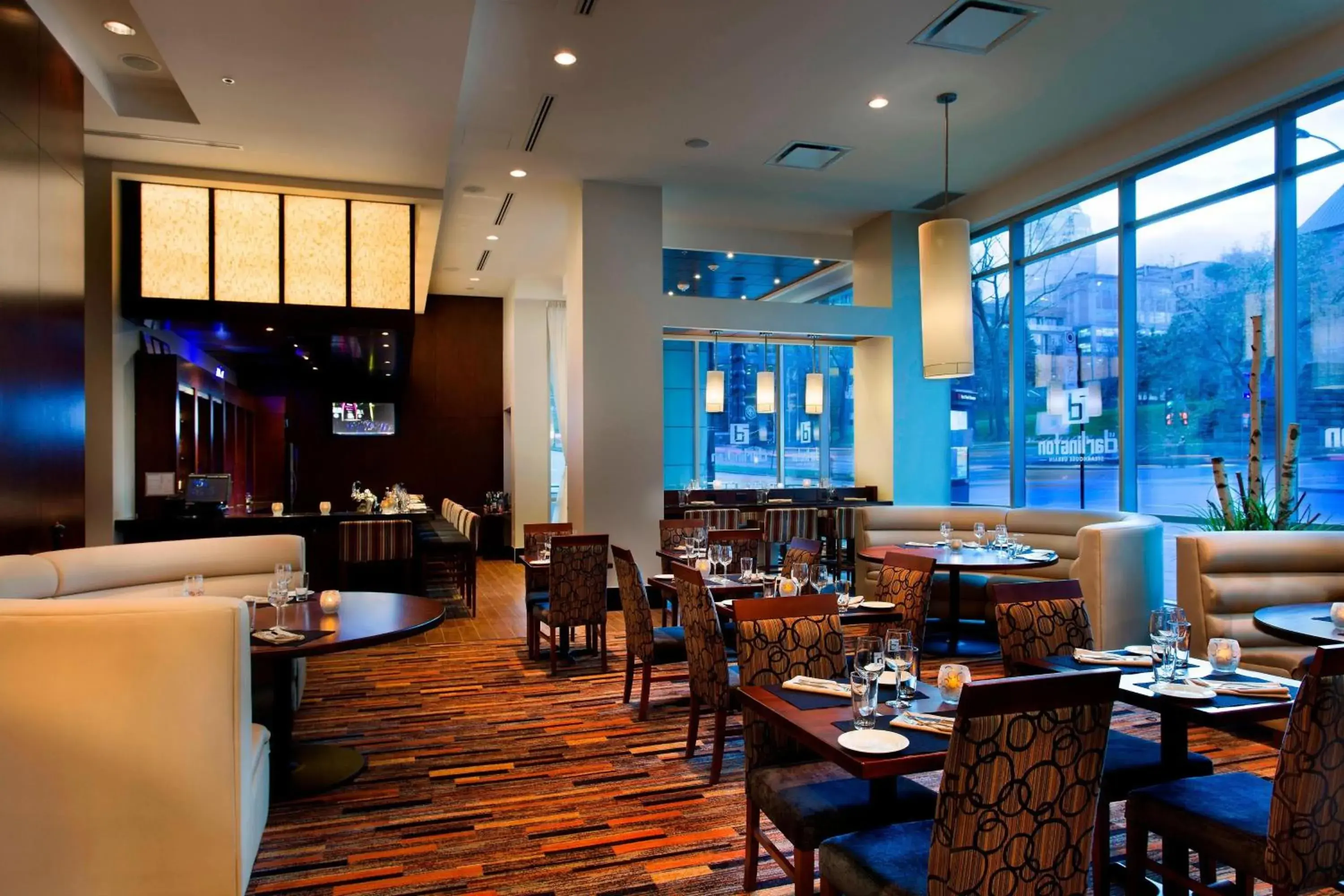 Restaurant/places to eat in Courtyard by Marriott Montreal Downtown Restaurant/places to eat in Courtyard by Marriott Montreal Downtown