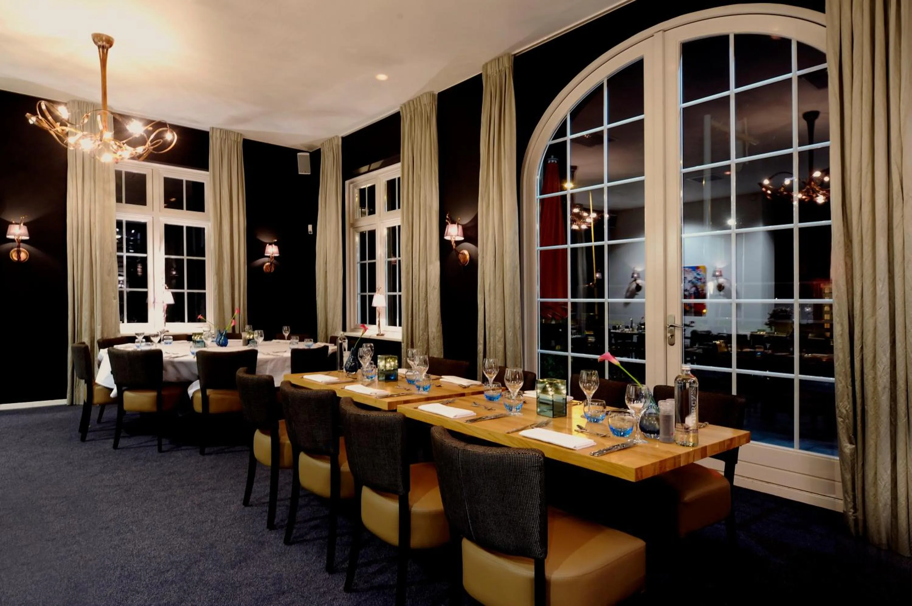 Restaurant/places to eat in Hotel Trix