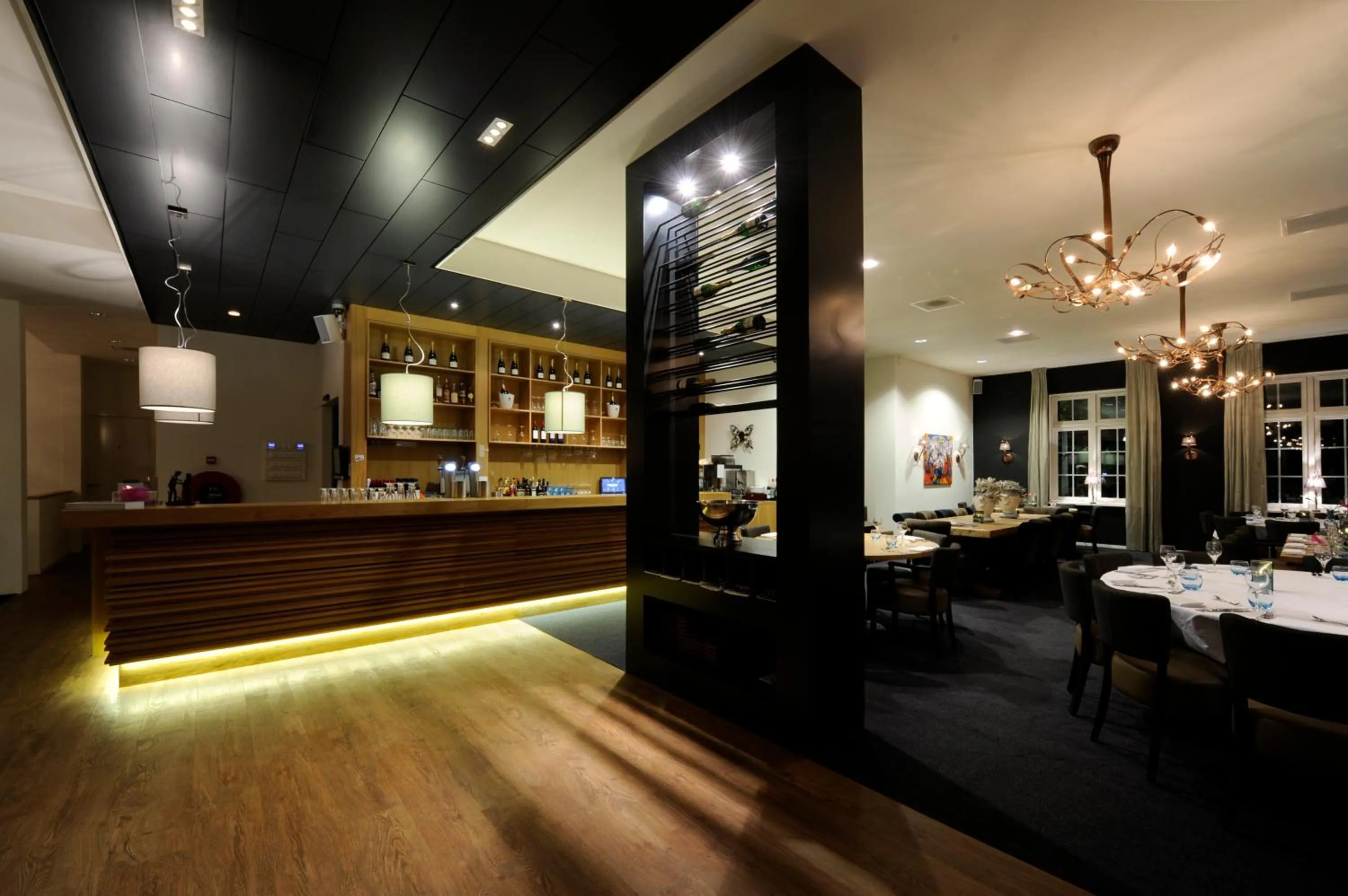 Restaurant/places to eat in Hotel Trix