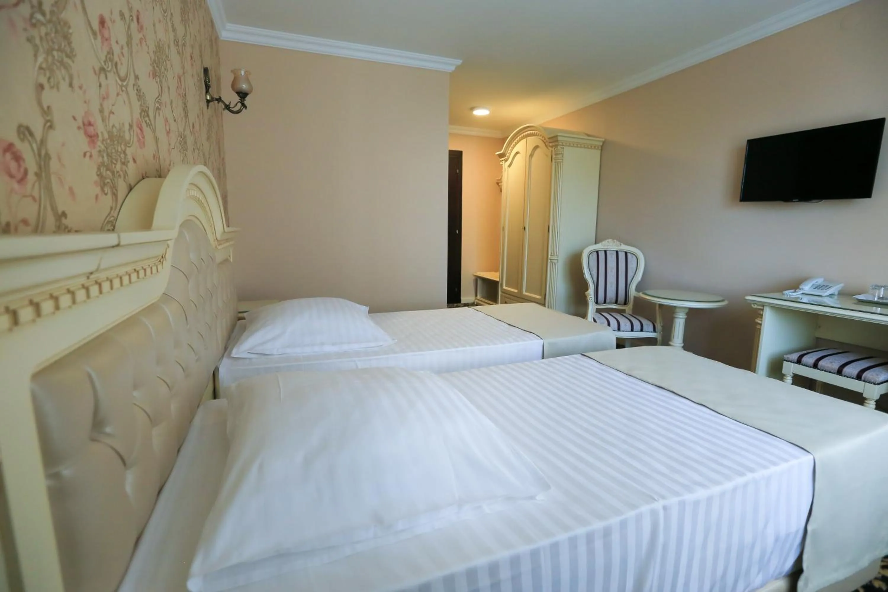 Photo of the whole room, Bed in Hotel Orient Braila