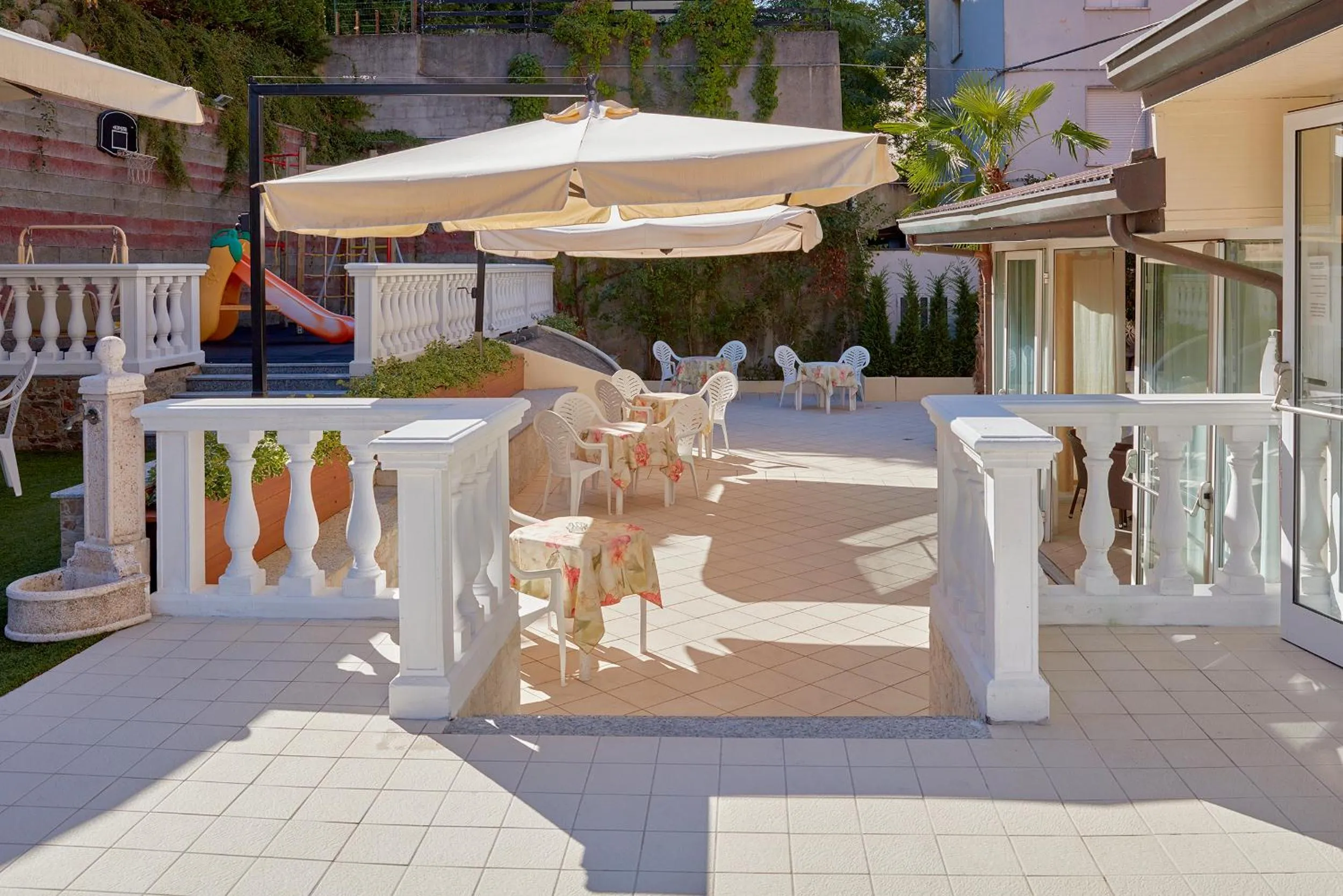 Property building in Hotel Plaza