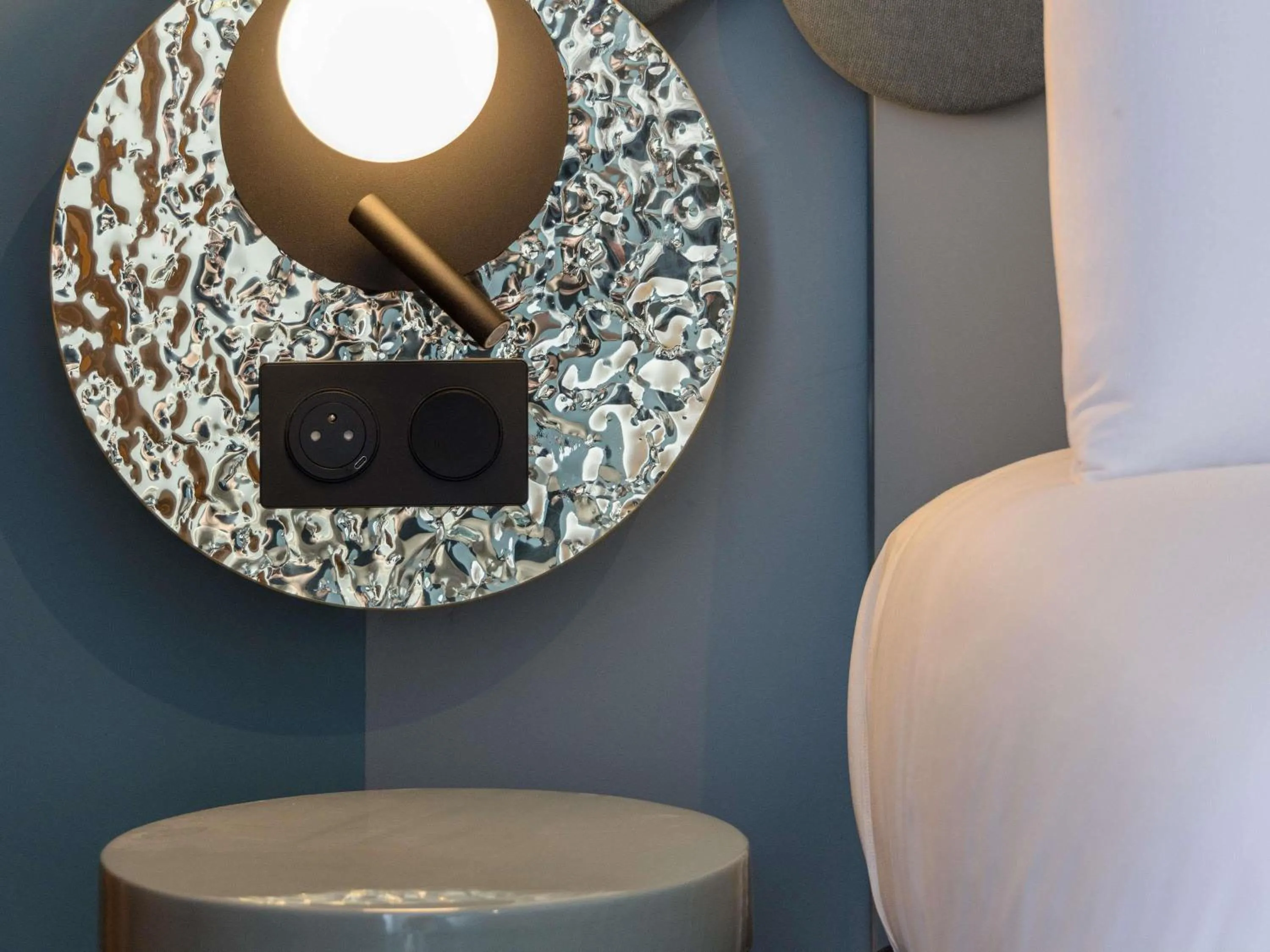 Bedroom in Mercure Annecy Centre