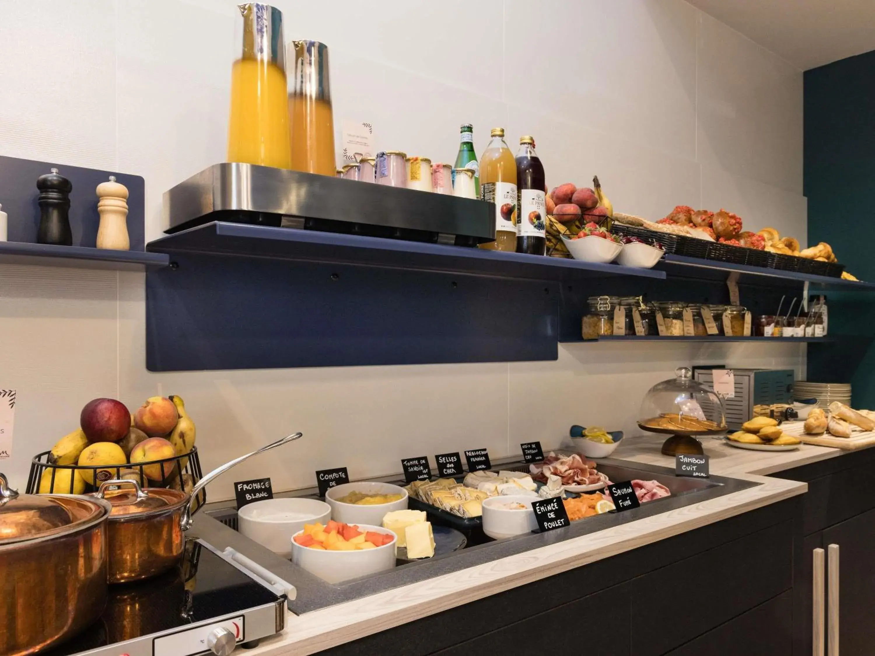 Breakfast in Mercure Annecy Centre Breakfast in Mercure Annecy Centre