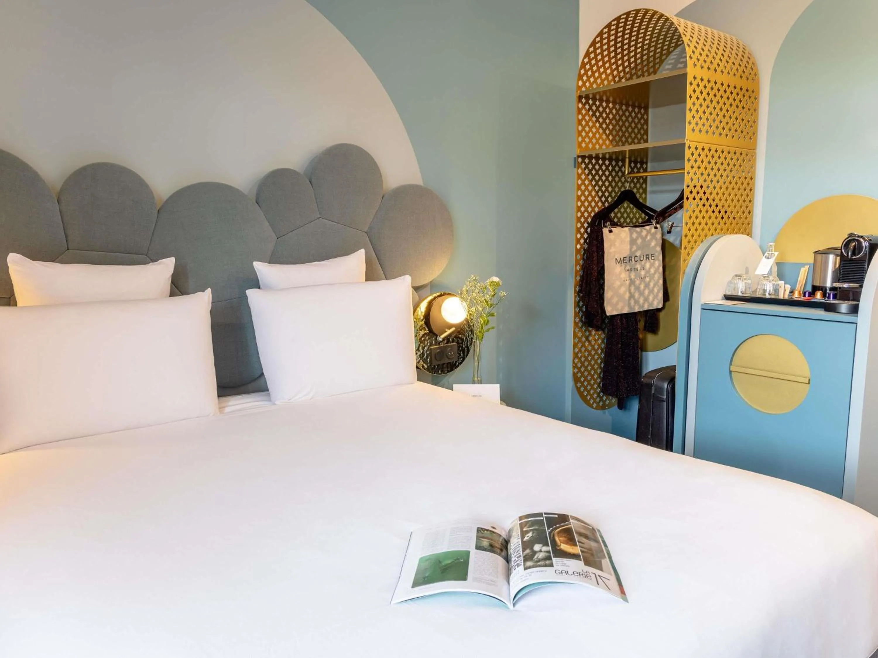 Bedroom, Bed in Mercure Annecy Centre