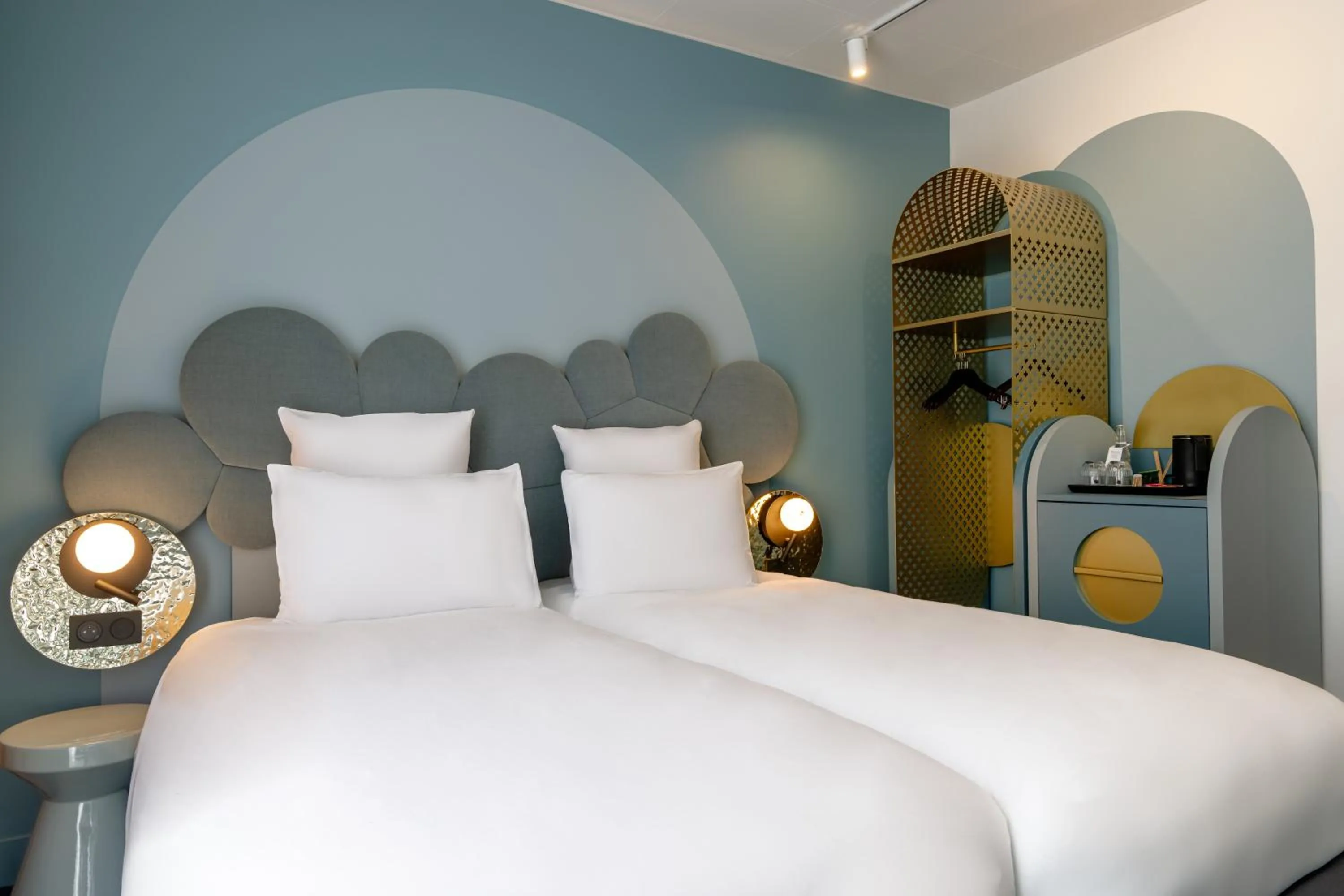 Photo of the whole room, Bed in Mercure Annecy Centre