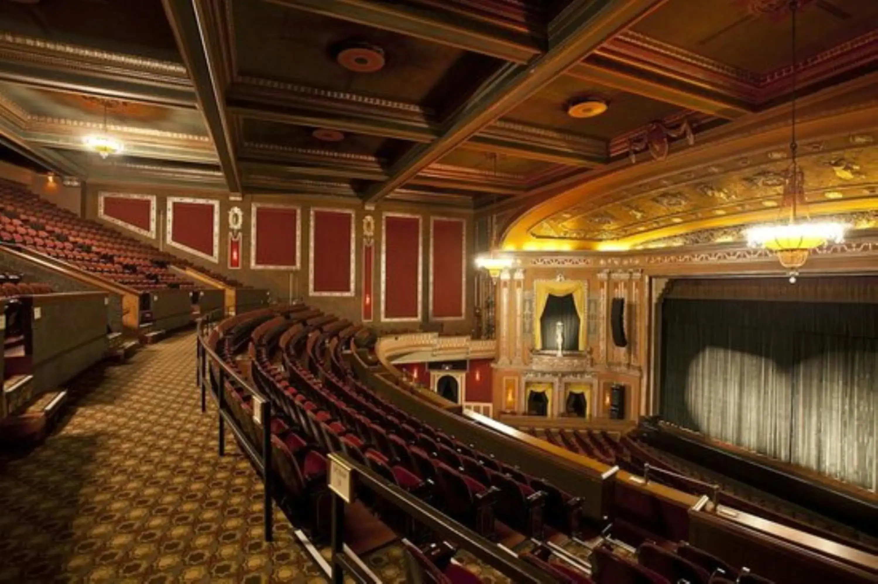 Property building in Suburban Studios Triadelphia - Wheeling at The Highlands Property building in Suburban Studios Triadelphia - Wheeling at The Highlands