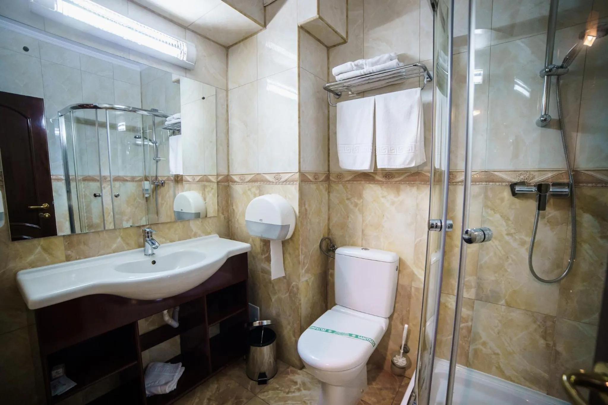 Bathroom in Grand Hotel Orient Braila
