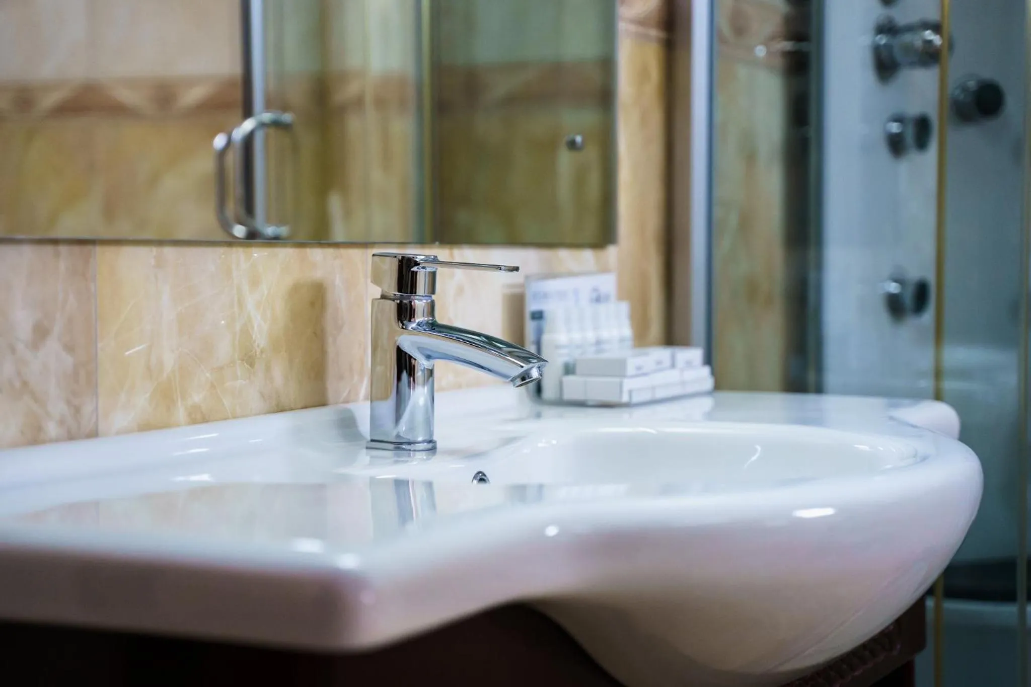 Bathroom in Grand Hotel Orient Braila