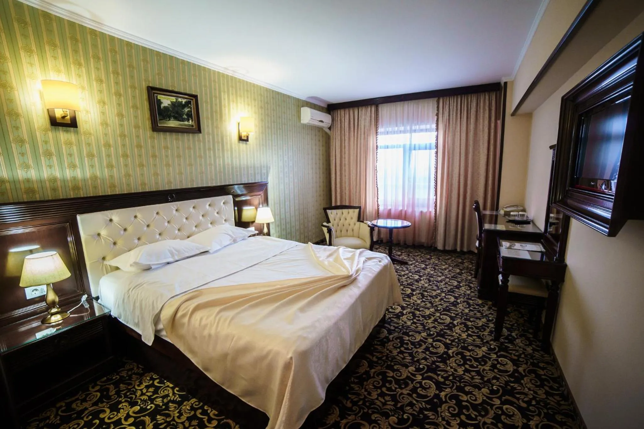 Bedroom, Bed in Grand Hotel Orient Braila
