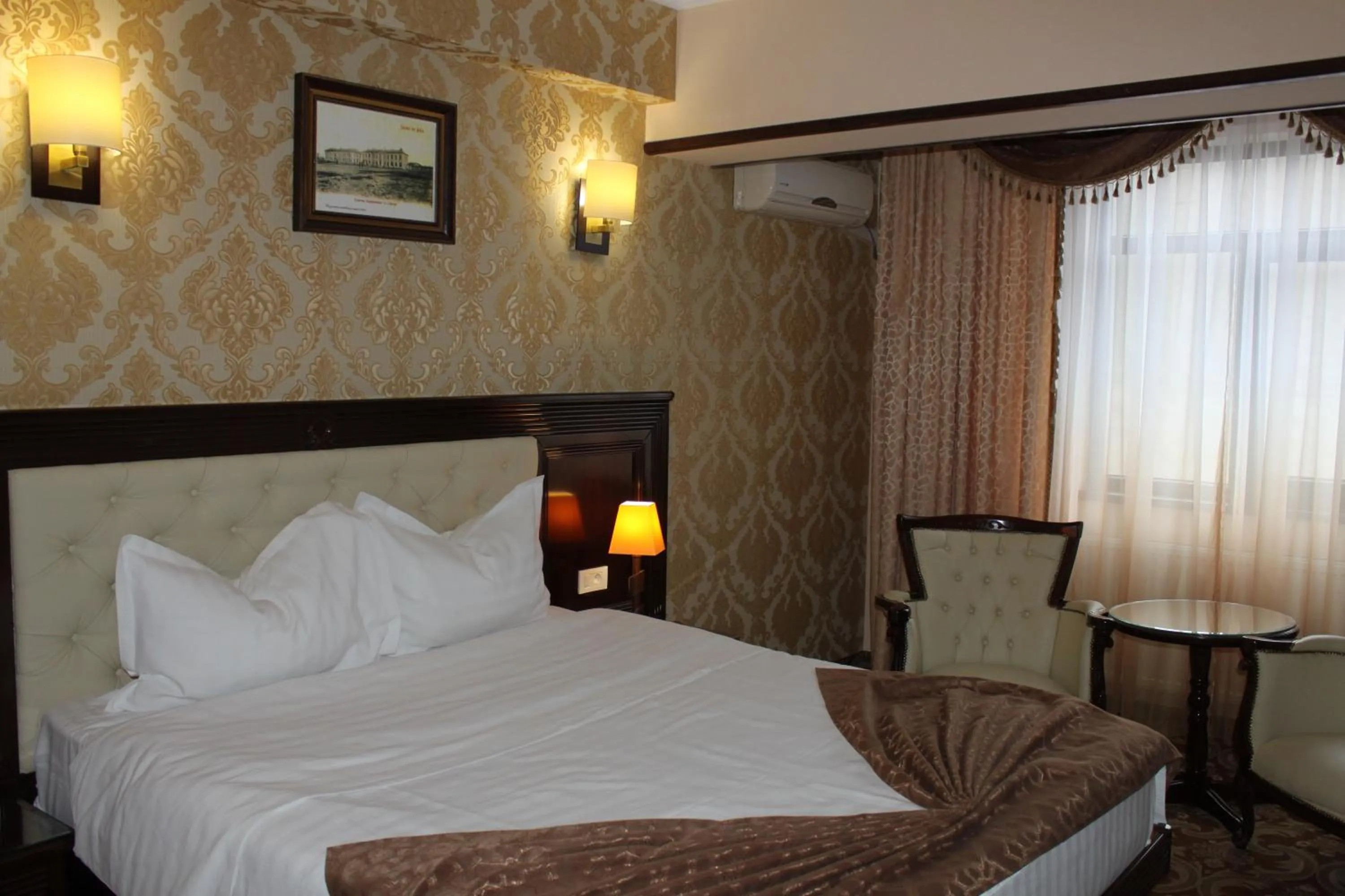 Day, Bed in Grand Hotel Orient Braila