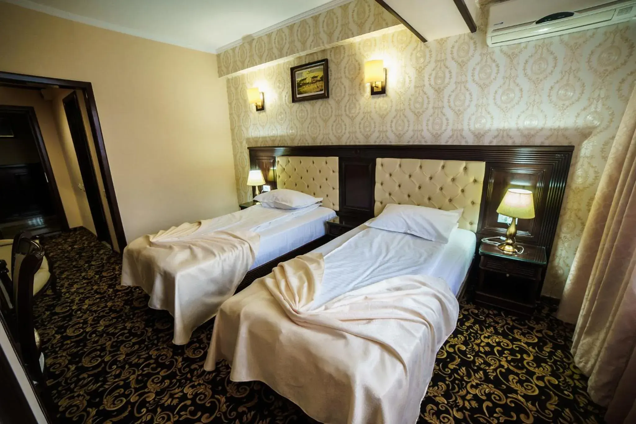 Twin Room in Grand Hotel Orient Braila Twin Room in Grand Hotel Orient Braila