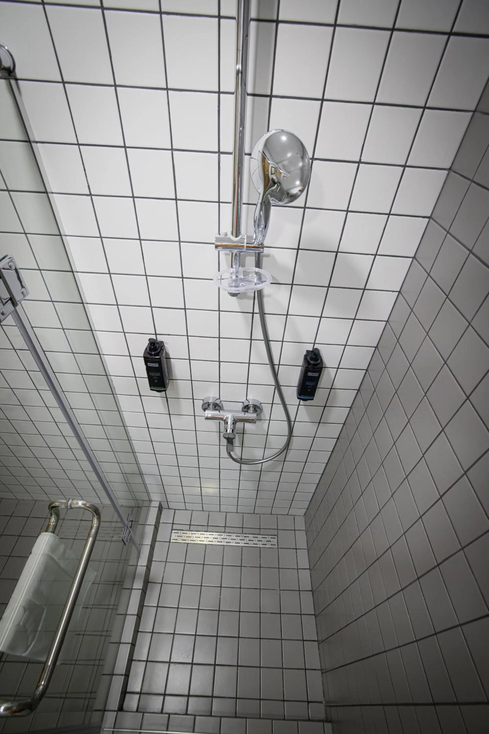 Shower in Ethno Sazano Hotel