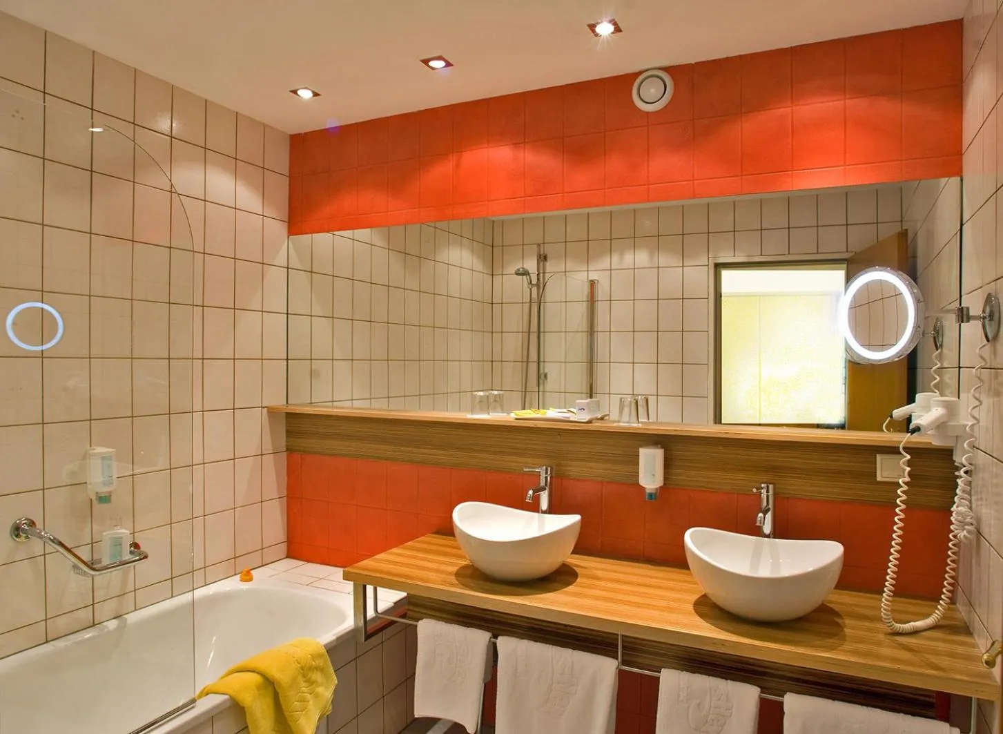 Bathroom in Seehotel Engstler