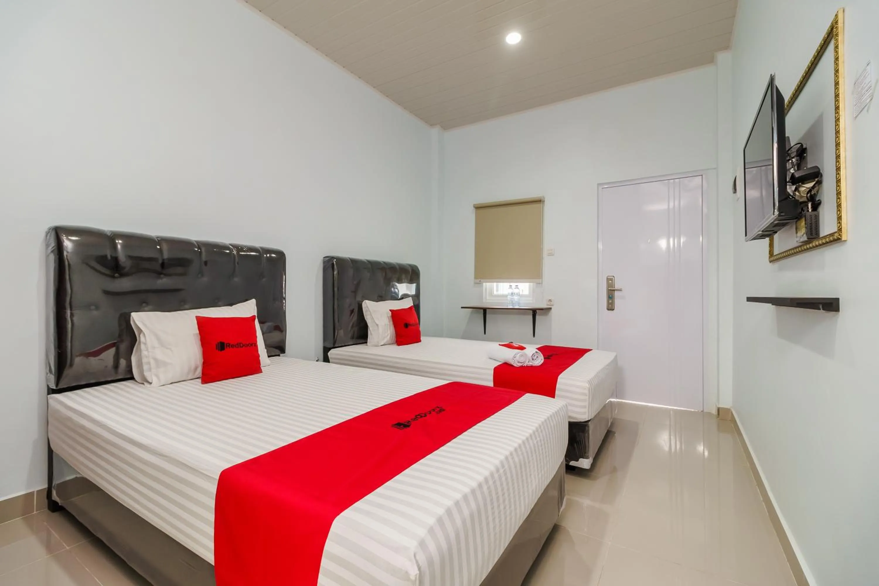 Bedroom, Bed in RedDoorz Plus near Palembang Icon Mall 2