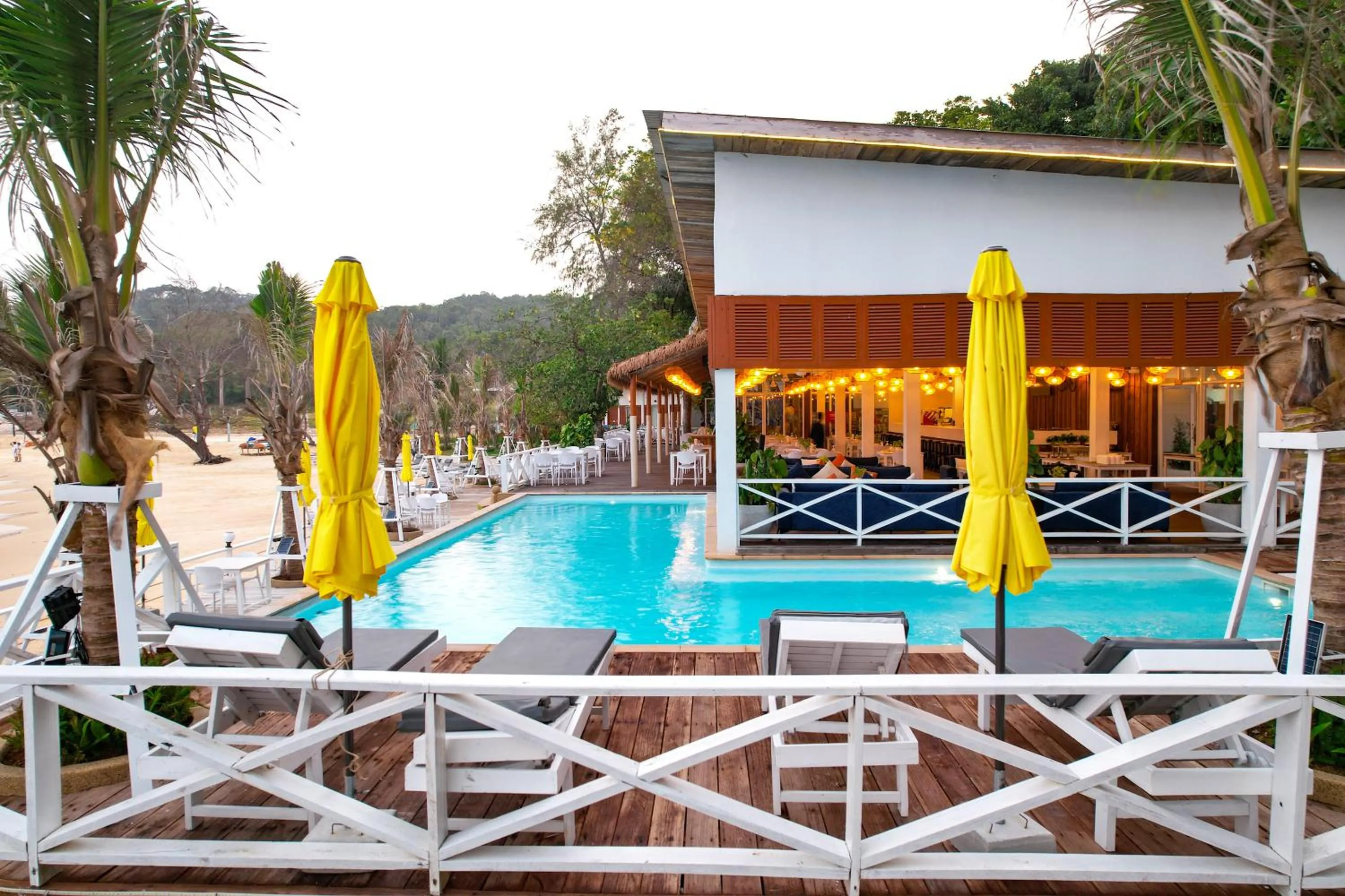 Restaurant/places to eat in One Beach Resort by EHM