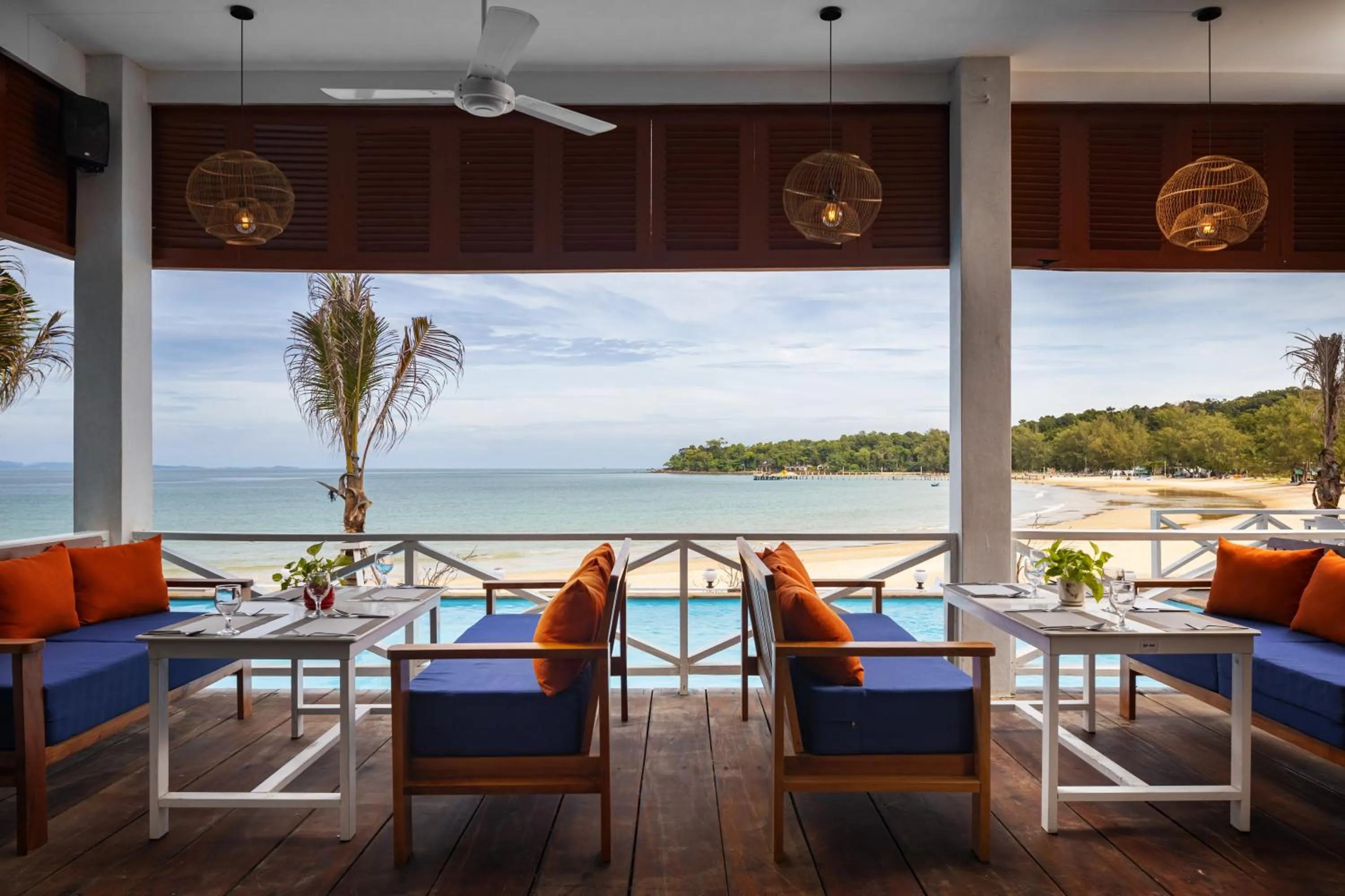 Restaurant/places to eat in One Beach Resort by EHM