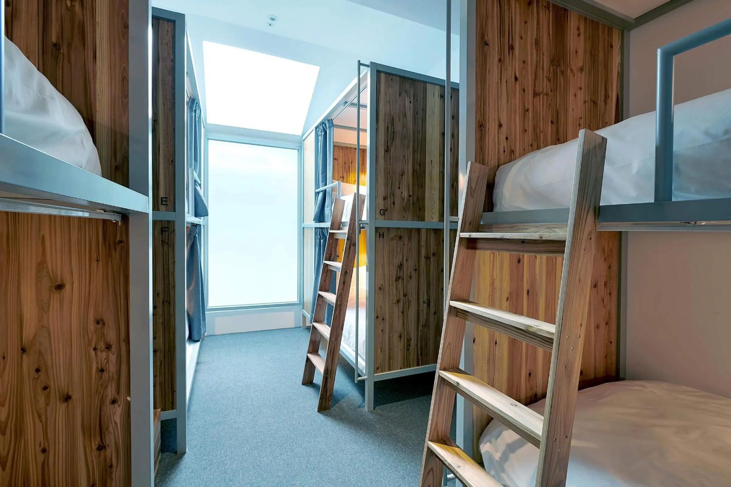 Single Bed in Female Dormitory Room in Star Hostel Taichung Parklane