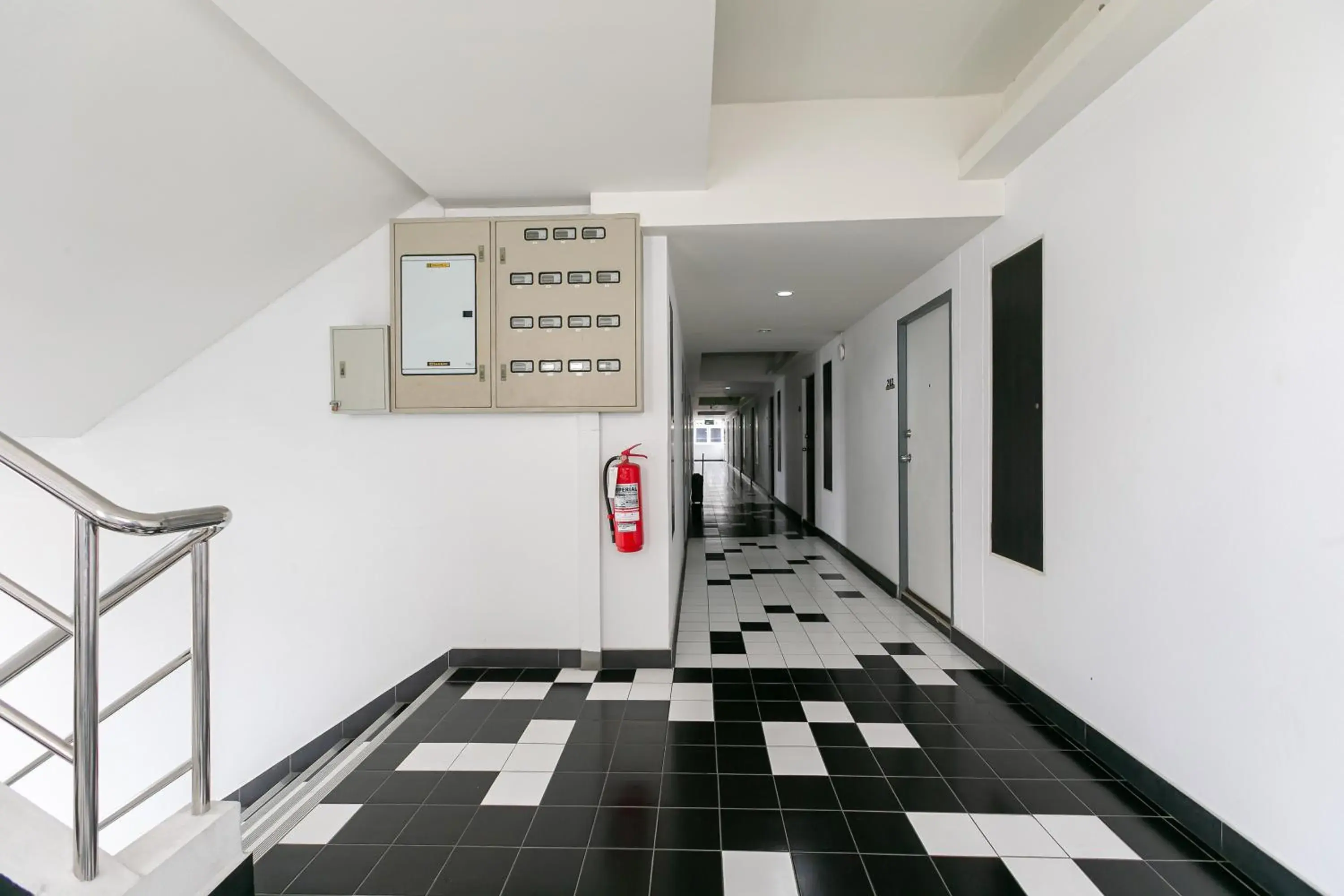 Area and facilities in Ruan Plaisoi Apartment