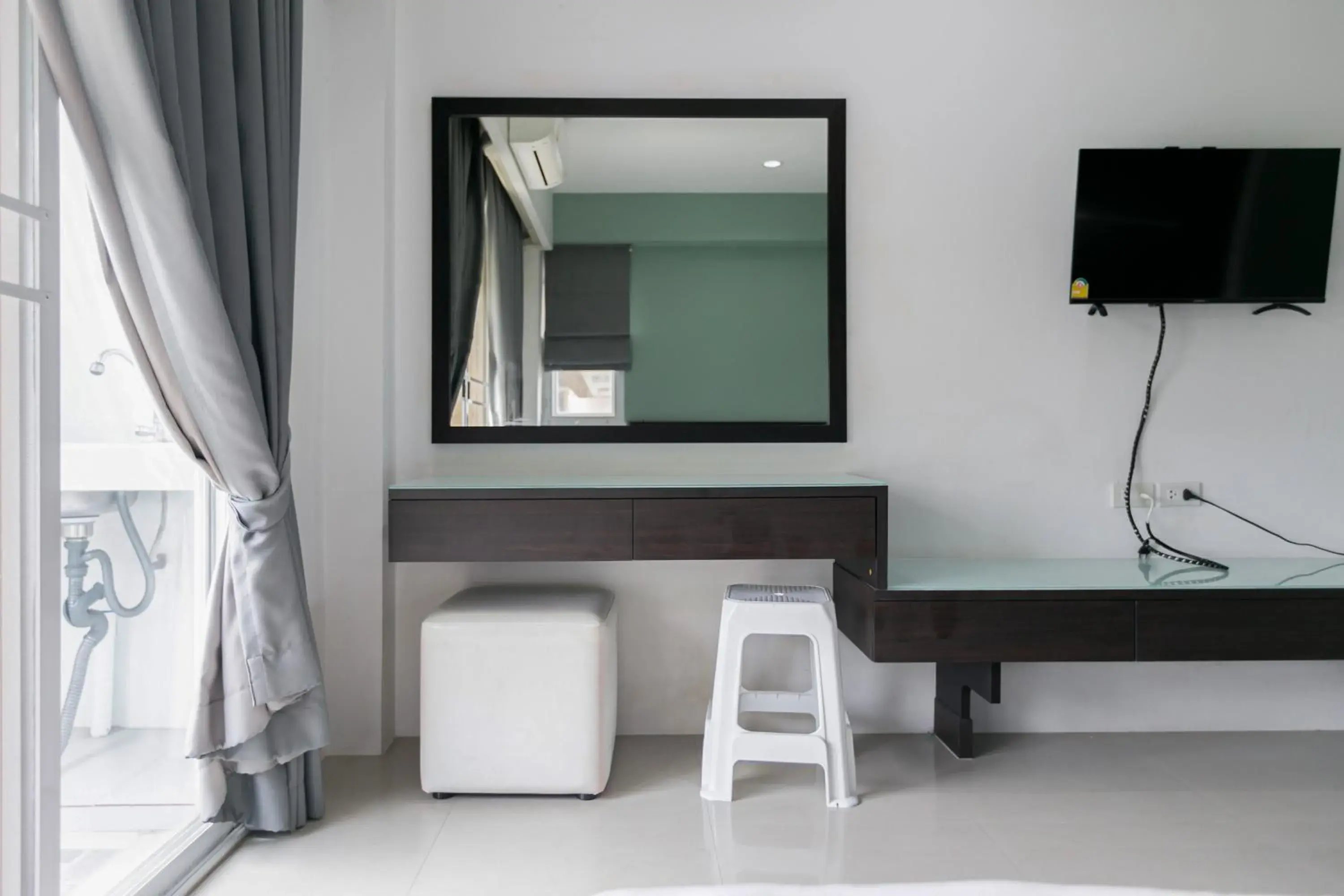 Bedroom, TV/Entertainment Center in Ruan Plaisoi Apartment
