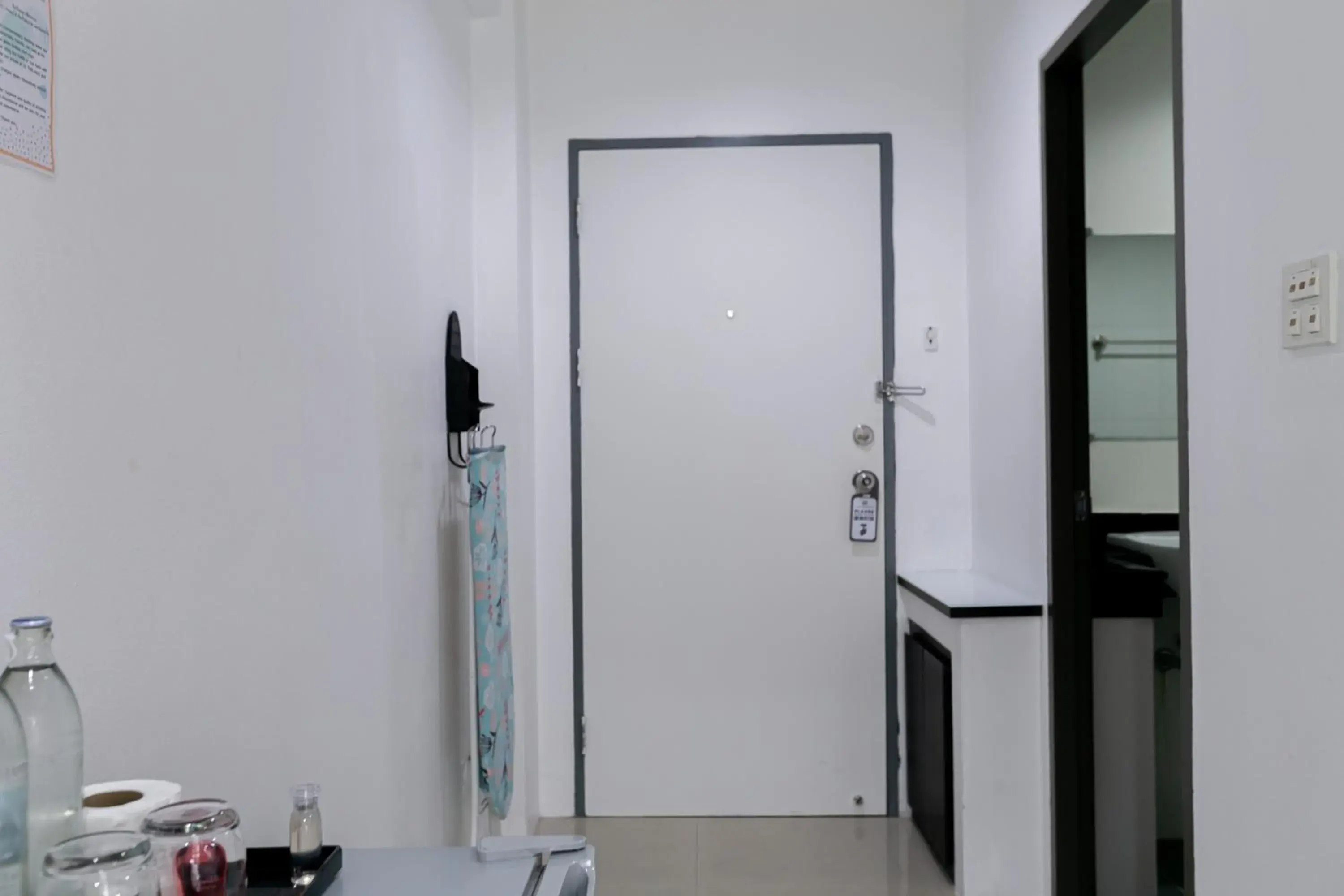 Bedroom, Bathroom in Ruan Plaisoi Apartment
