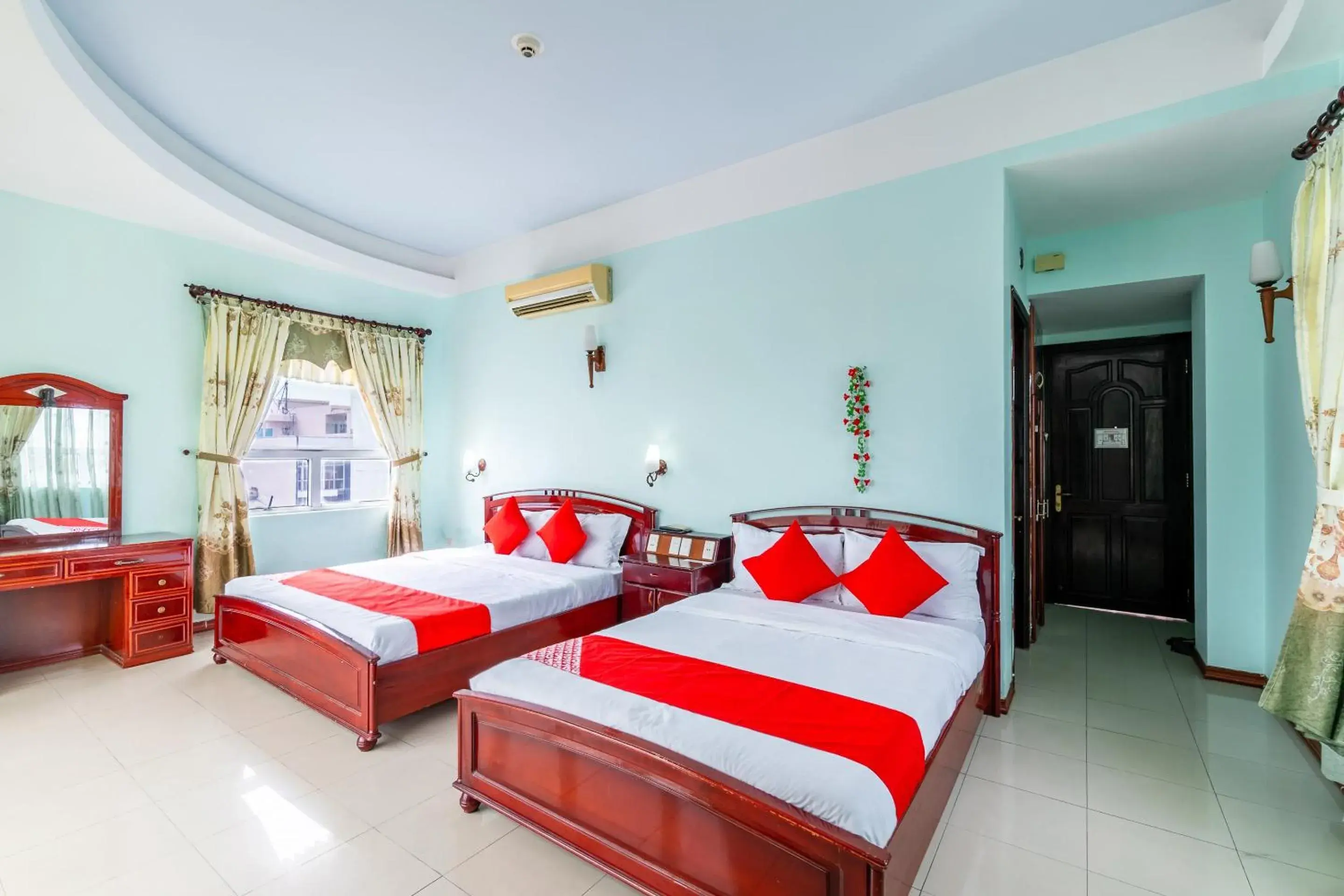 Bedroom, Bed in Super OYO 266 Golden Gate Bedroom, Bed in Super OYO 266 Golden Gate