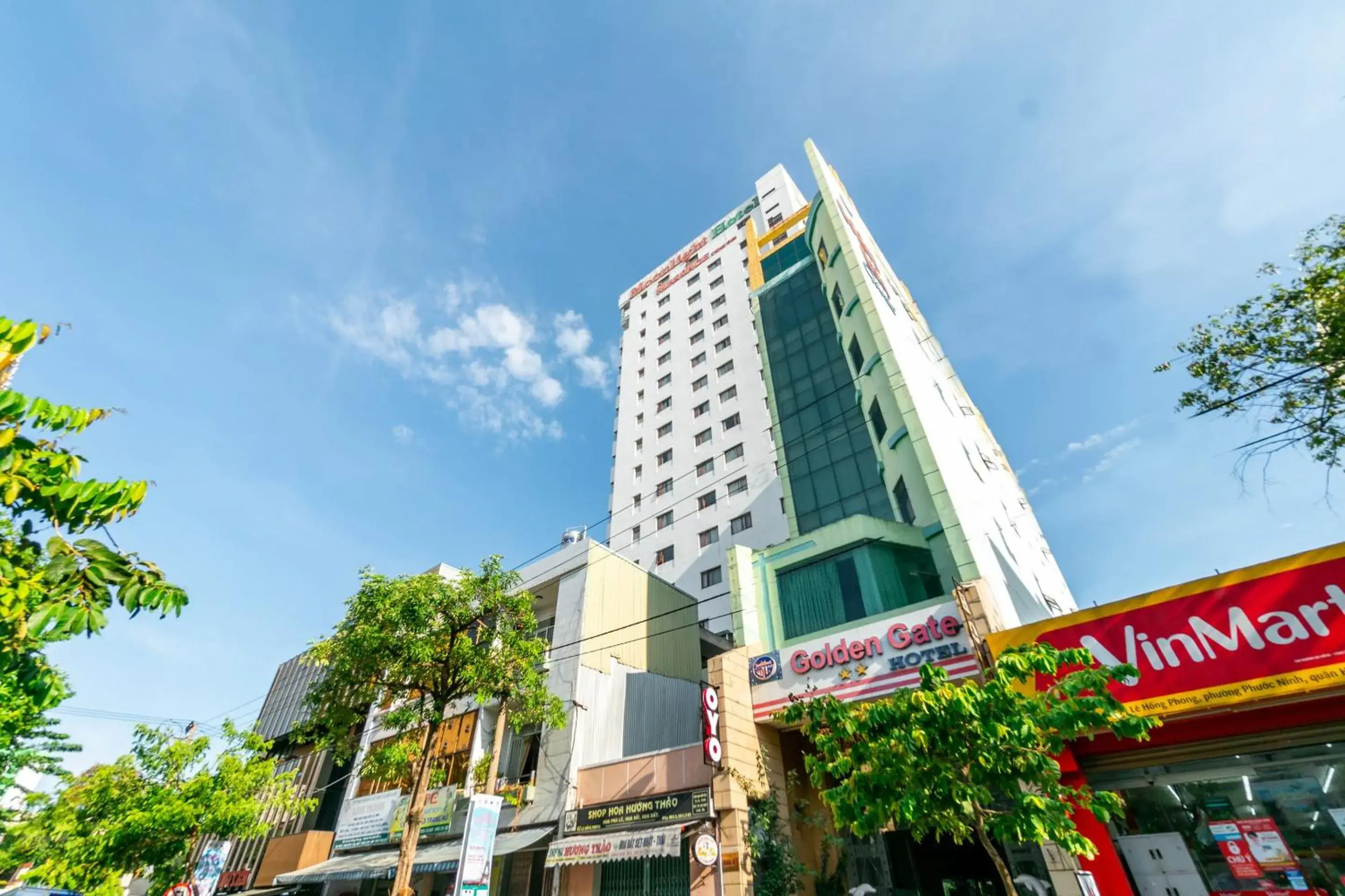 Facade/entrance in Super OYO 266 Golden Gate Facade/entrance in Super OYO 266 Golden Gate