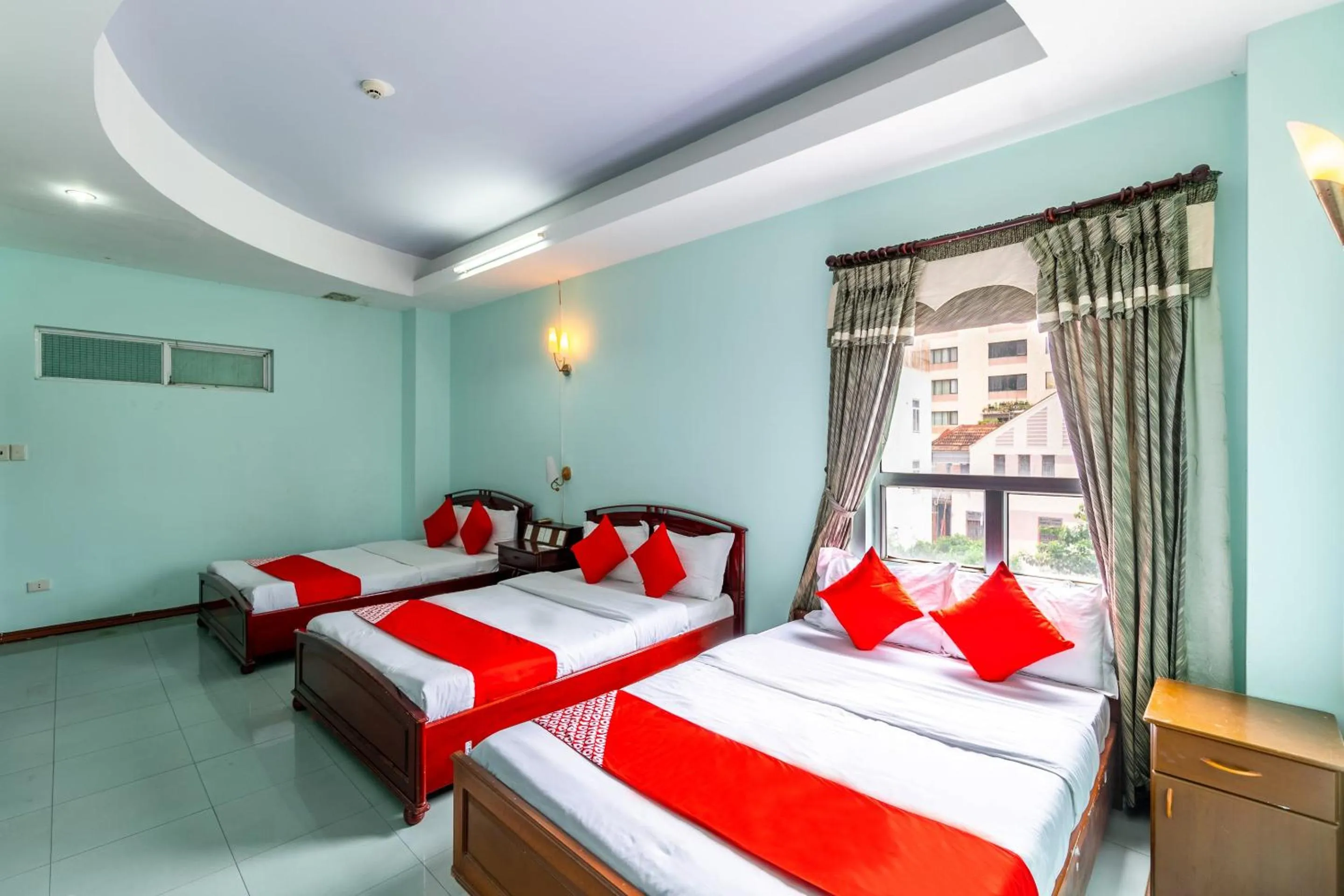 Bedroom, Bed in Super OYO 266 Golden Gate