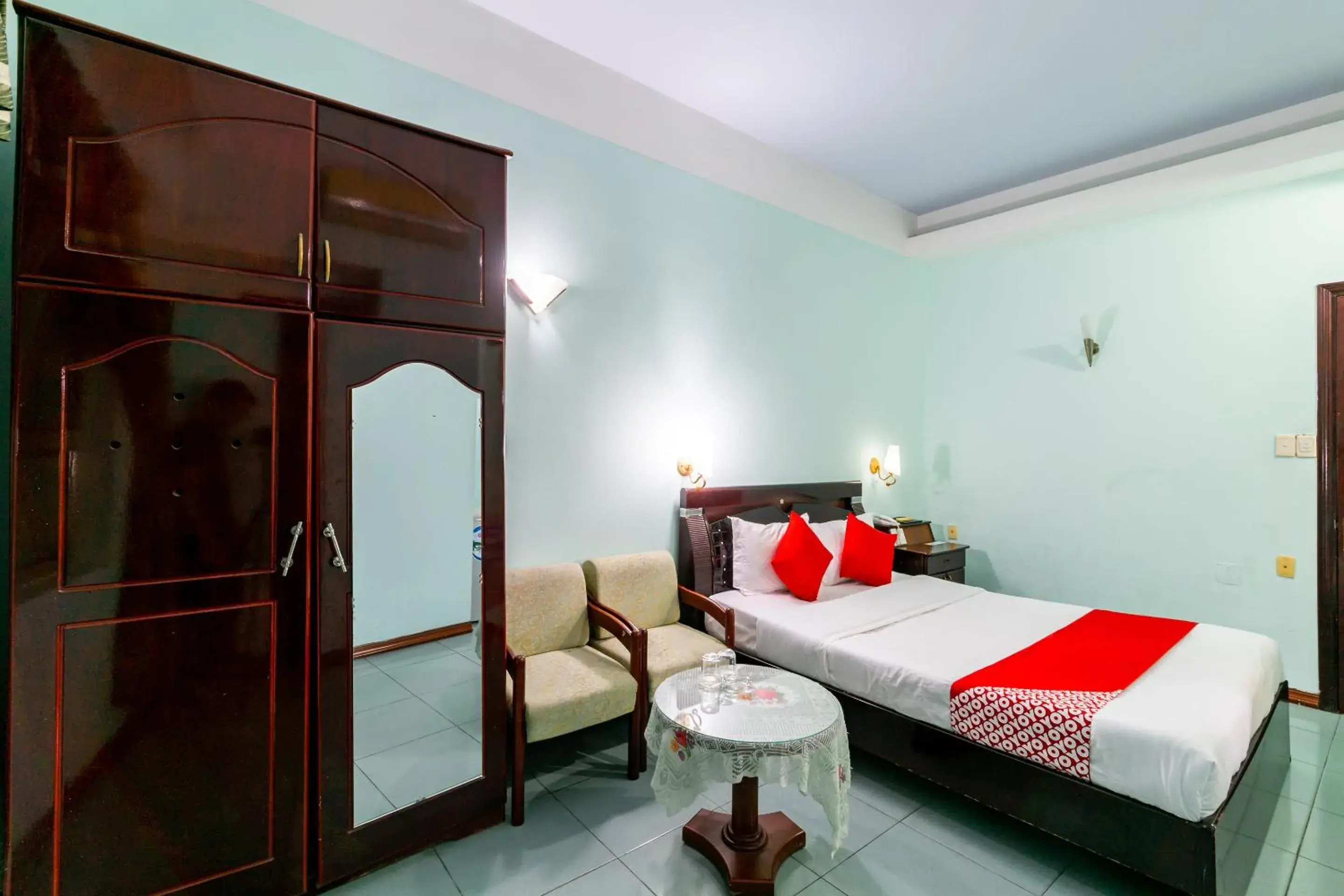 Bedroom, Bed in Super OYO 266 Golden Gate Bedroom, Bed in Super OYO 266 Golden Gate