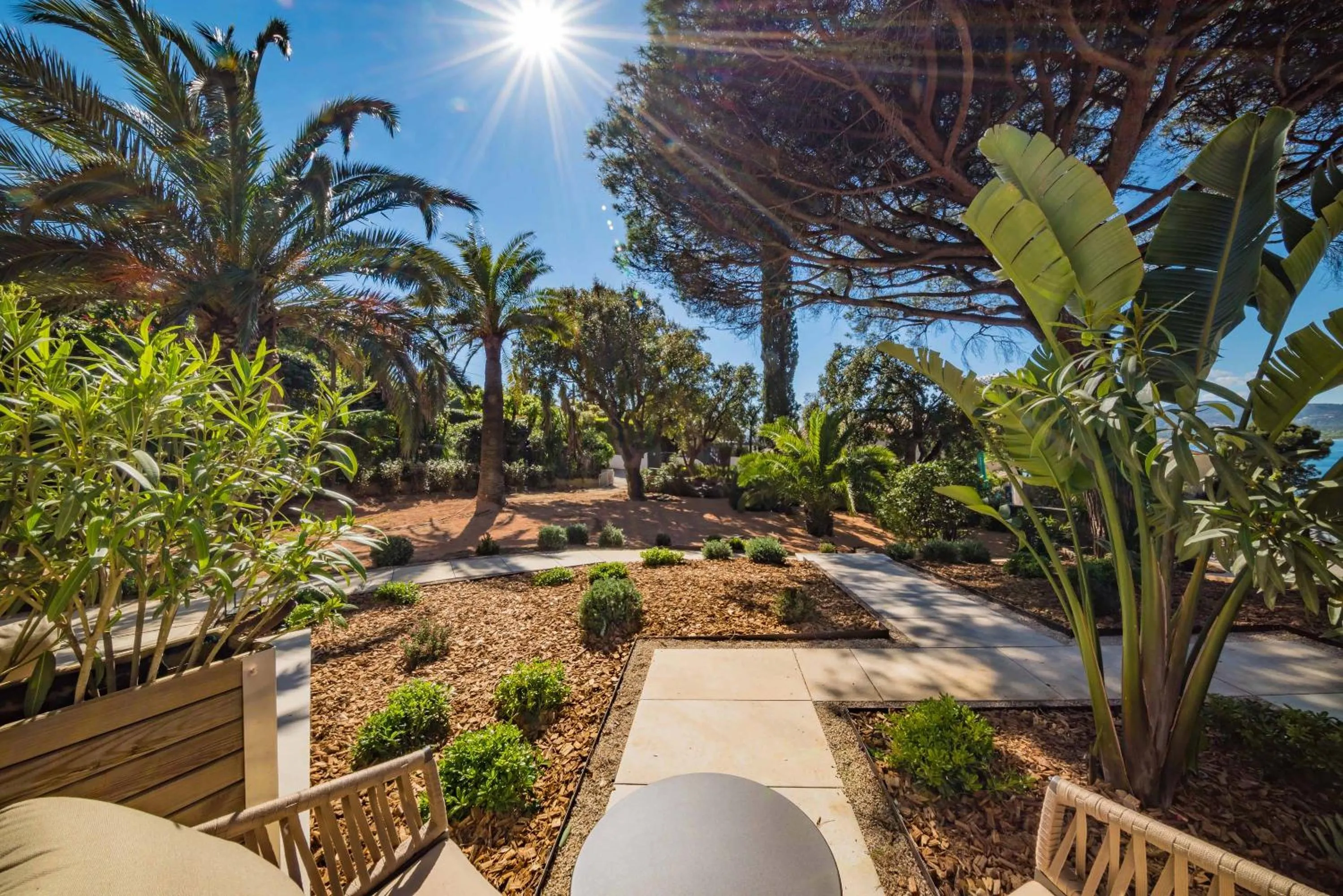 Garden view in Les Capucines Saint Tropez