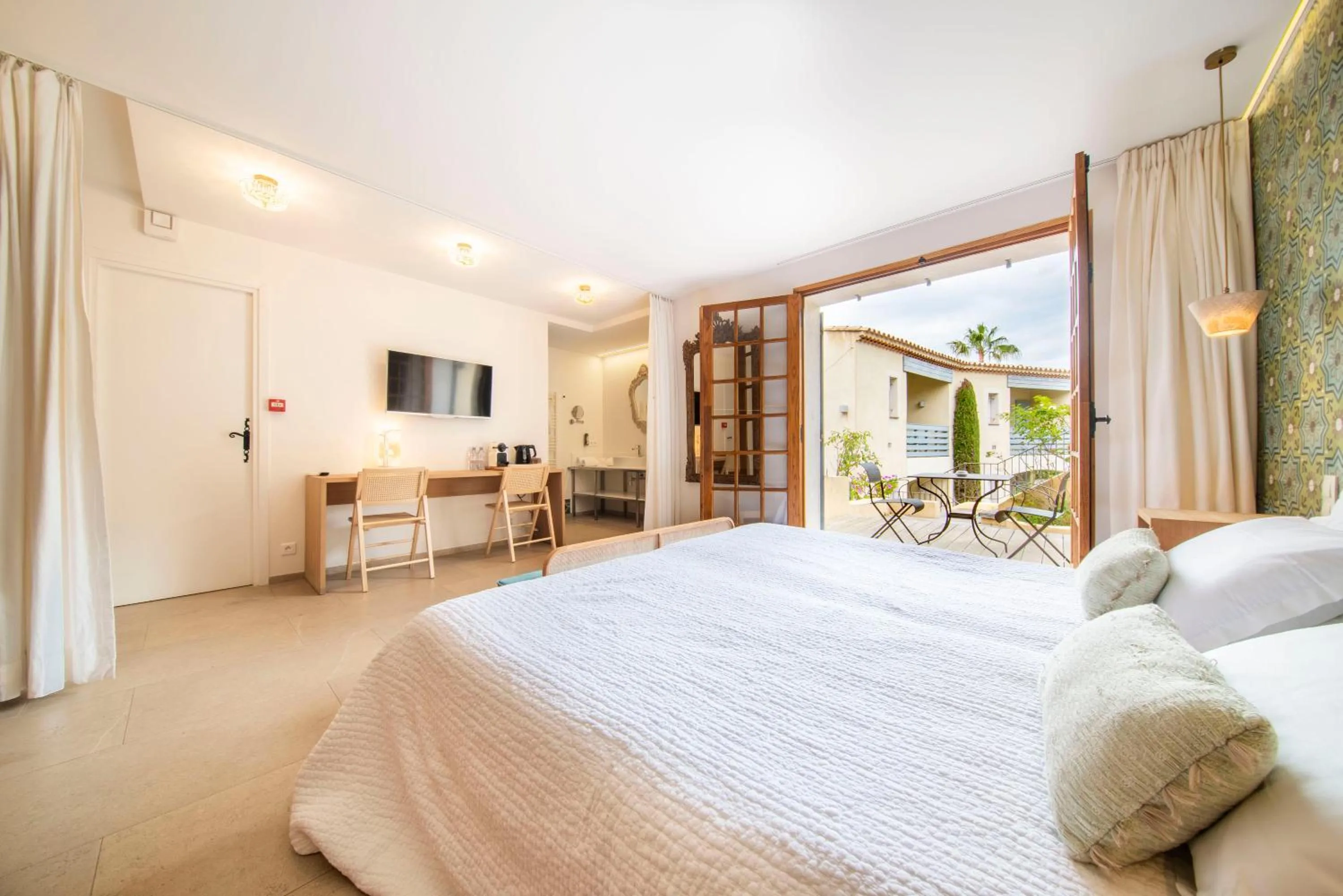 Bed in Les Capucines Saint Tropez