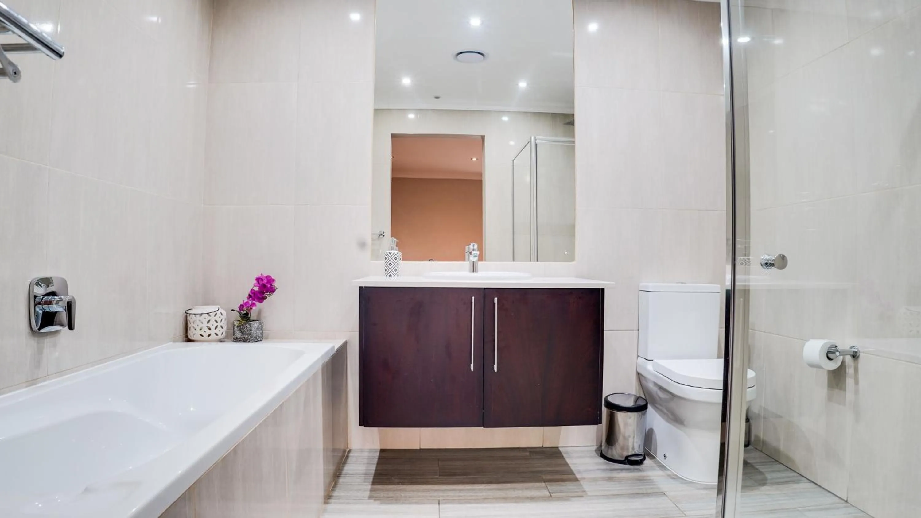 4 on Pritchard Luxury Suites