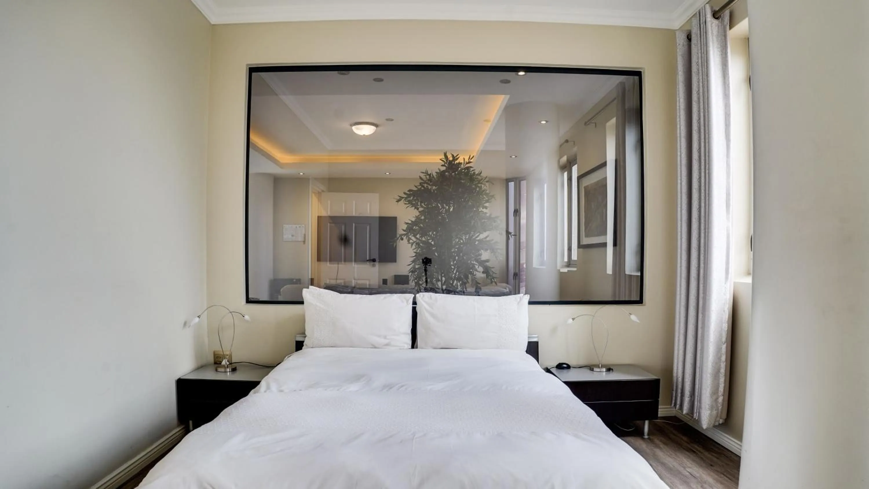 Bed in 4 on Pritchard Luxury Suites