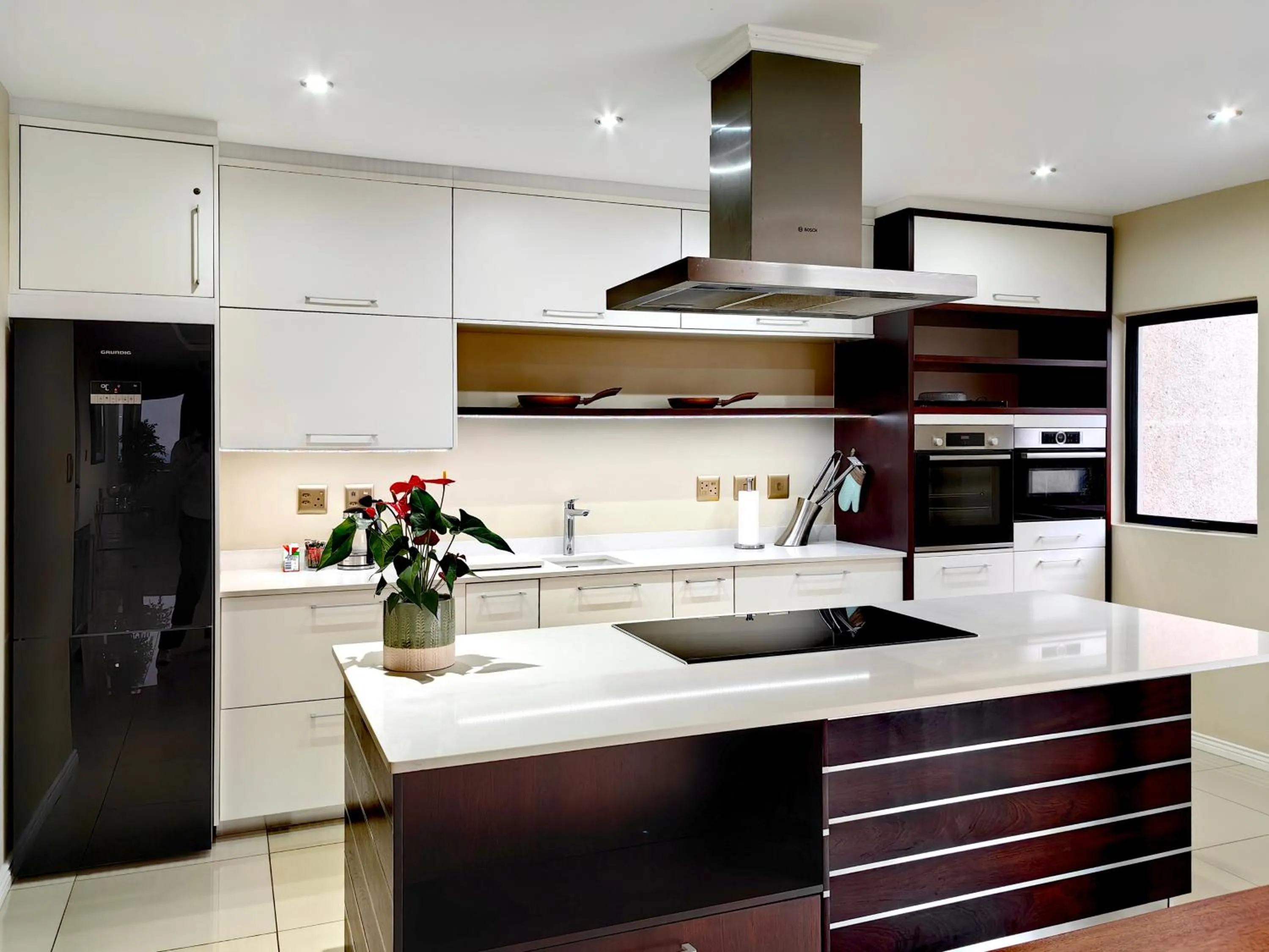 4 on Pritchard Luxury Suites