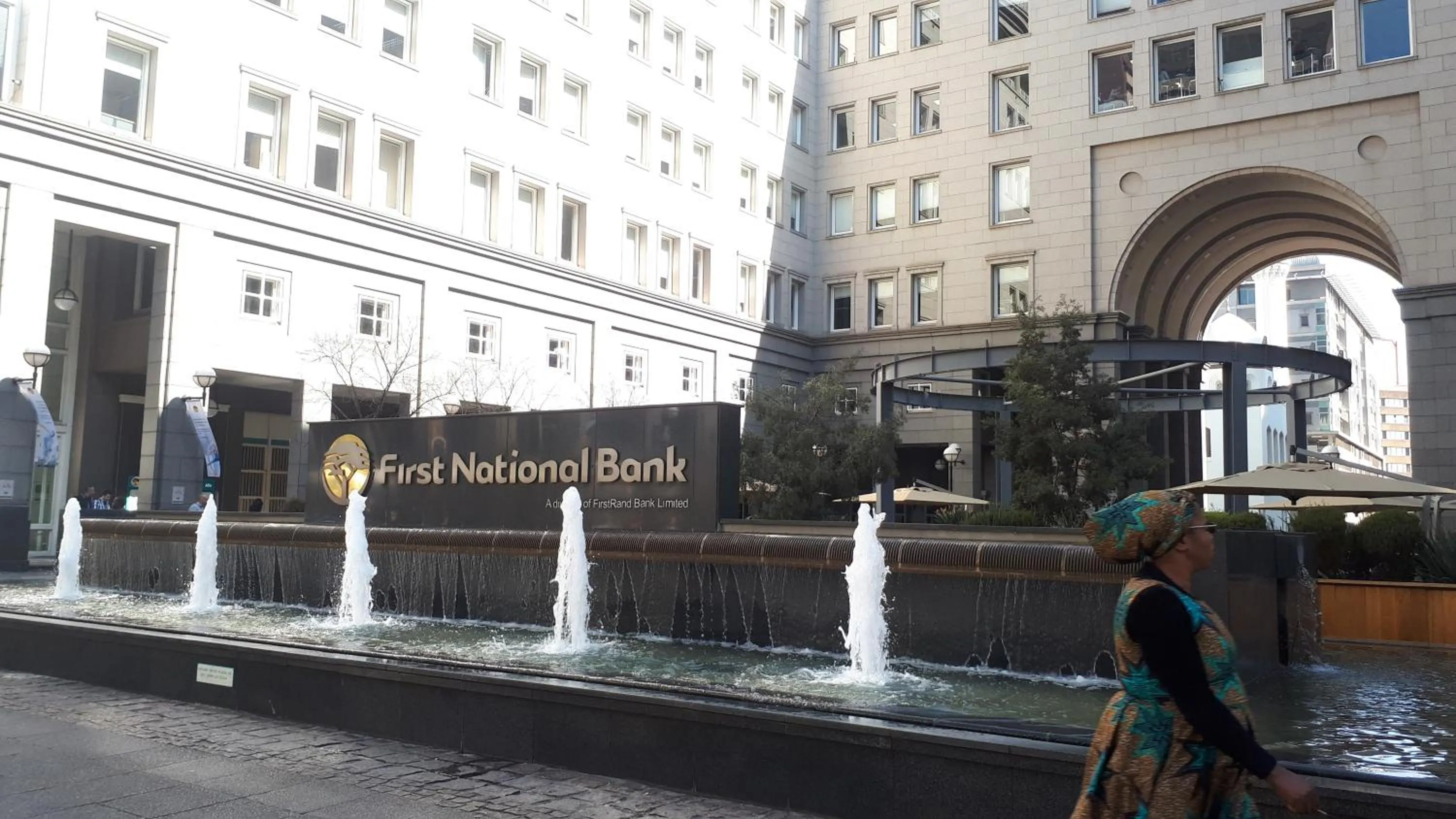 Property building in 4 on Pritchard Luxury Suites