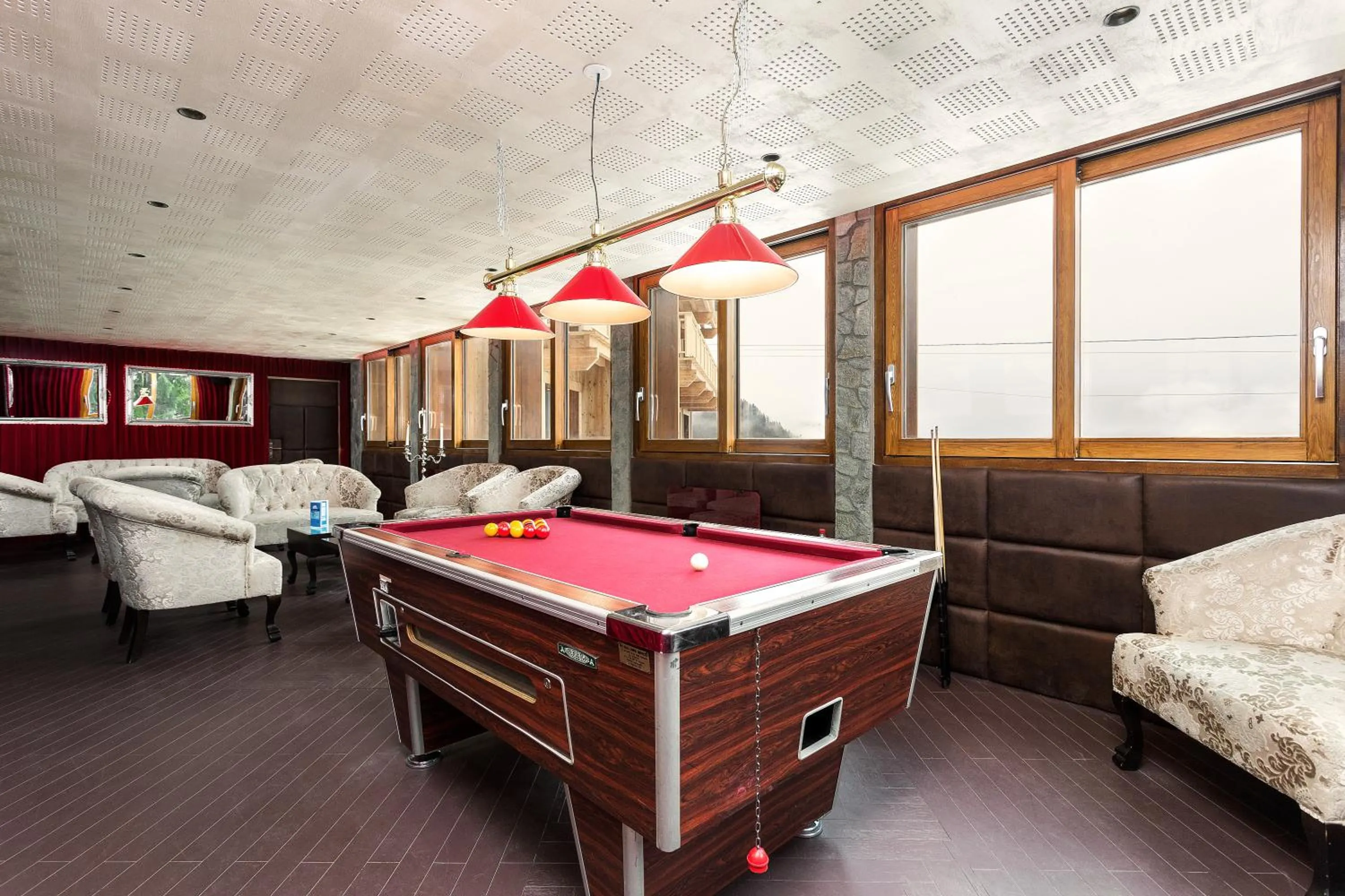 Billiard in Madame Vacances Hôtel & Spa Le Mottaret
