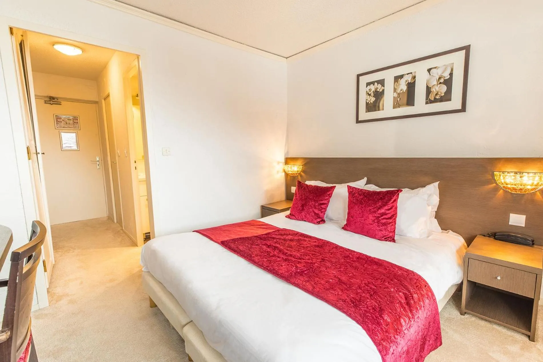 Bedroom, Bed in Madame Vacances Hôtel & Spa Le Mottaret