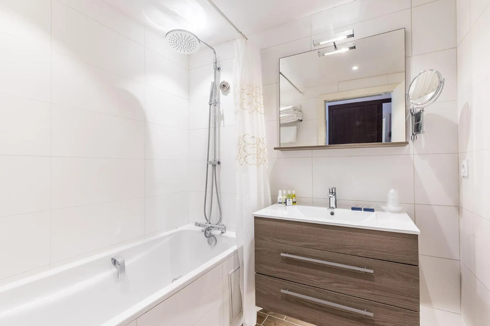 Bathroom in Madame Vacances Hôtel & Spa Le Mottaret